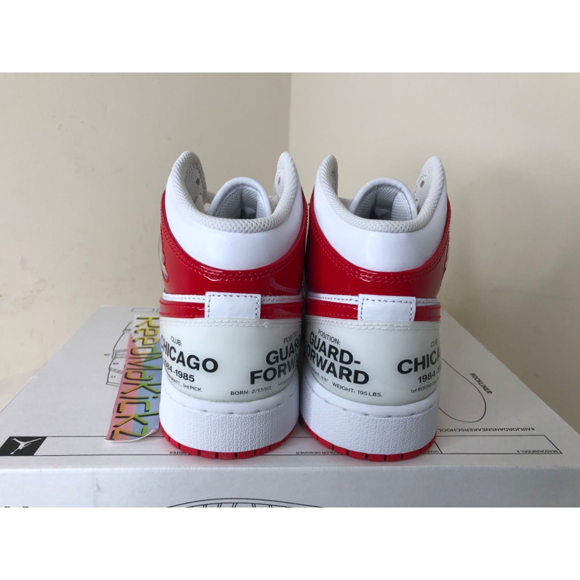 Jordan Brand Jordan 1 Mid Rookie Season White GS 6y Size US 6 / EU 39 - 4 Thumbnail