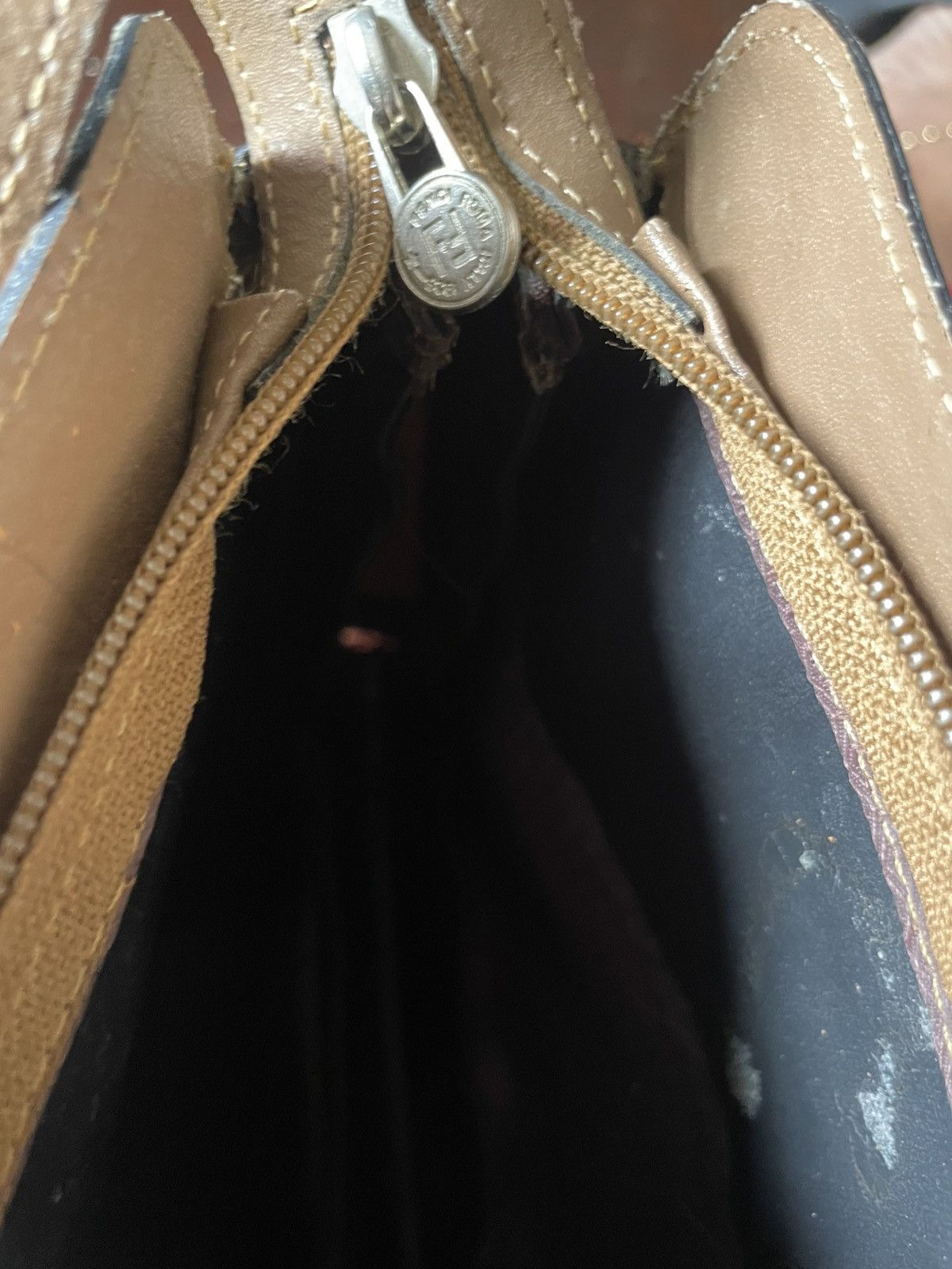 Fendi FENDI BAG VINTAGE CROSSBODY BAG. Size ONE SIZE - 9 Thumbnail