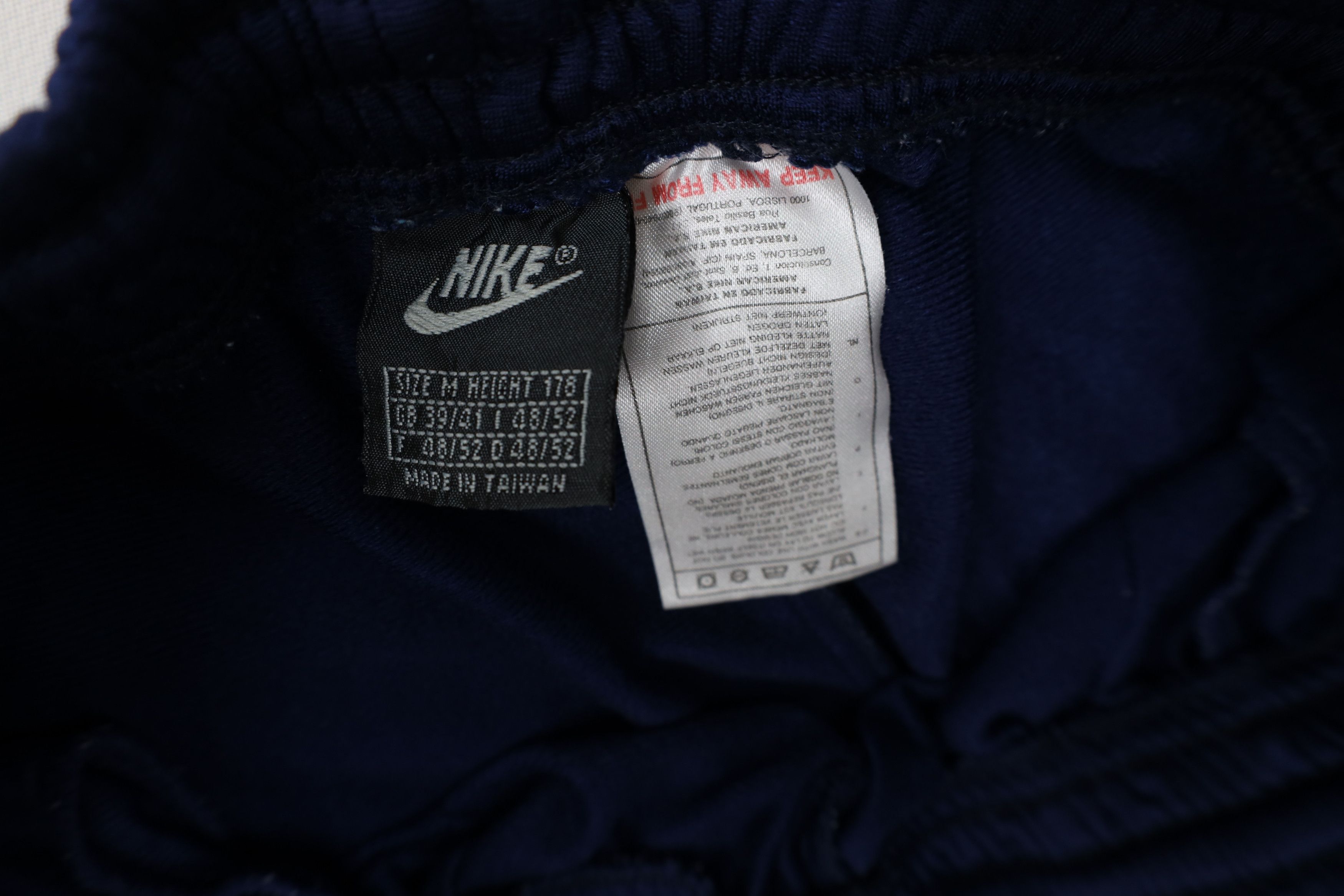 Nike Vintage 90s Nike Scott Mini Swoosh Tapered Leg Sweatpants Size US 34 / EU 50 - 8 Thumbnail