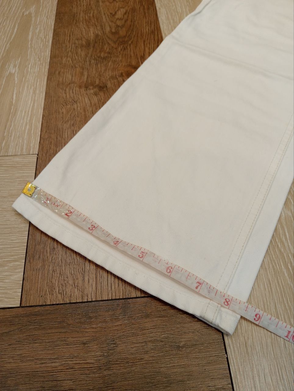 Louis Vuitton LUXURY LOUIS VUITTON DENIM PANTS - WHITE Size US 31 - 21 Thumbnail