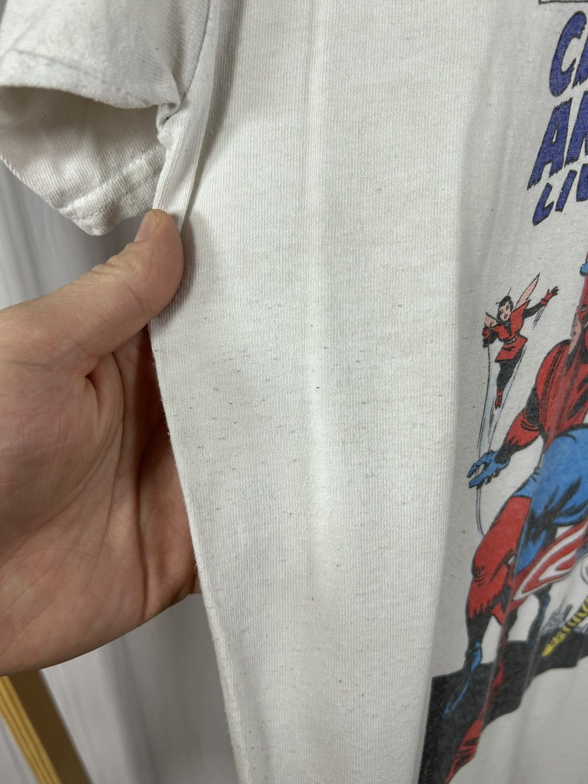 Marvel Comics Vintage Marvel Comics Avengers Captain America Lives T-Shirt Size US M / EU 48-50 / 2 - 7 Thumbnail