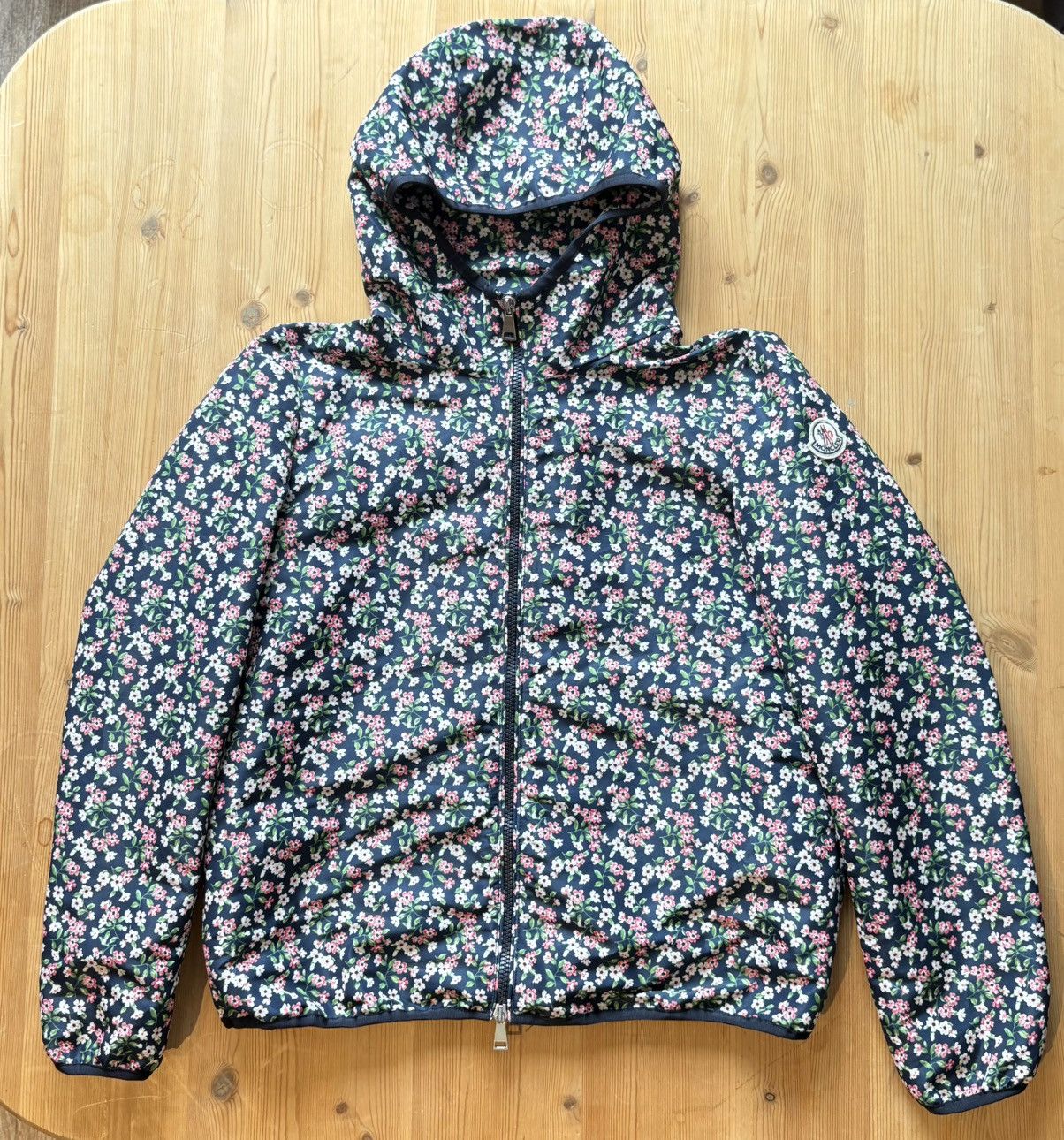 Moncler Moncler Vive Jacket Size S / US 4 / IT 40 - 1 Thumbnail