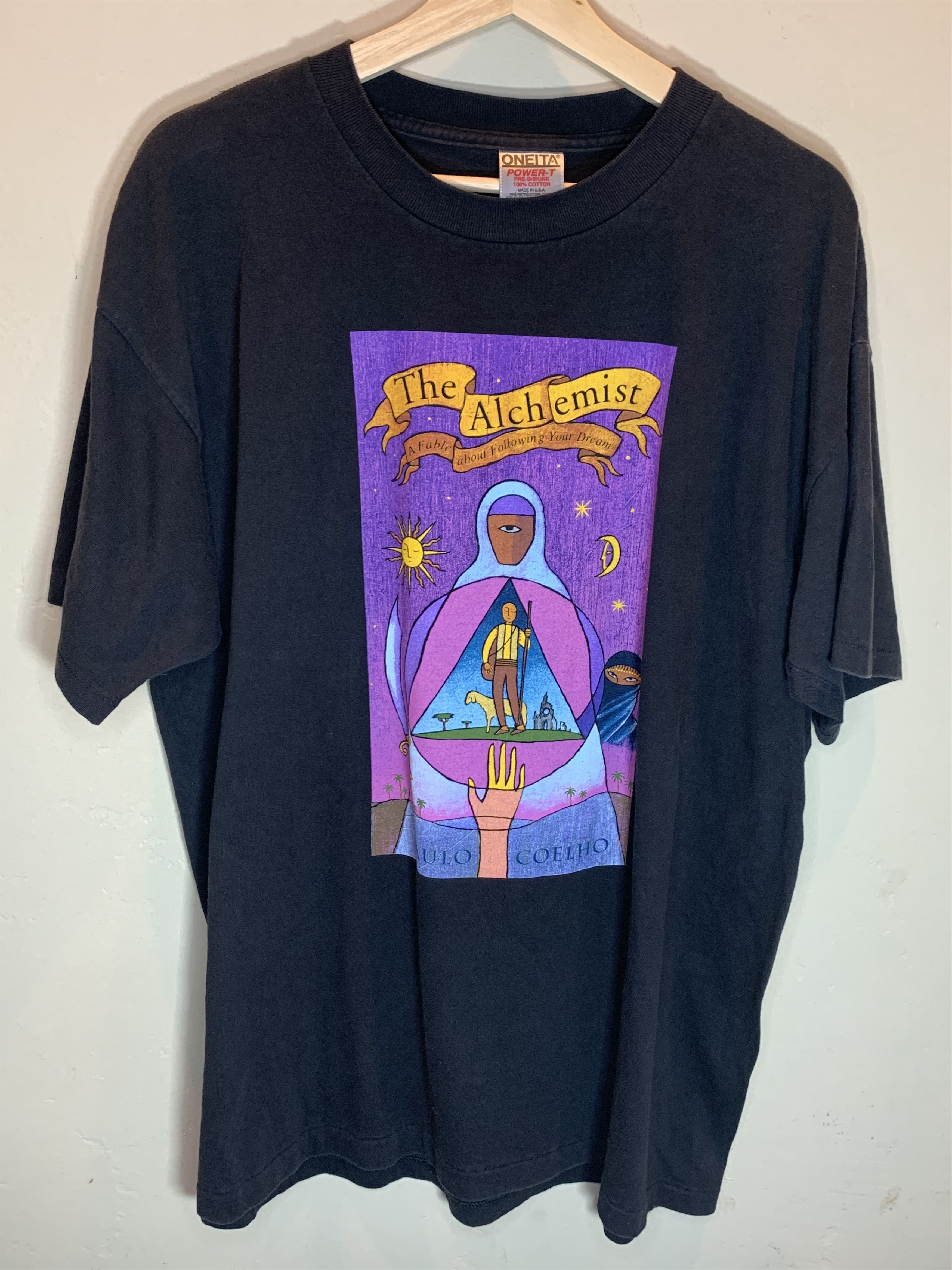 Vintage RARE* Vintage 80’s The Alchemist Paulo Coelho Book Art Shirt Size US XL / EU 56 / 4 - 1 Thumbnail
