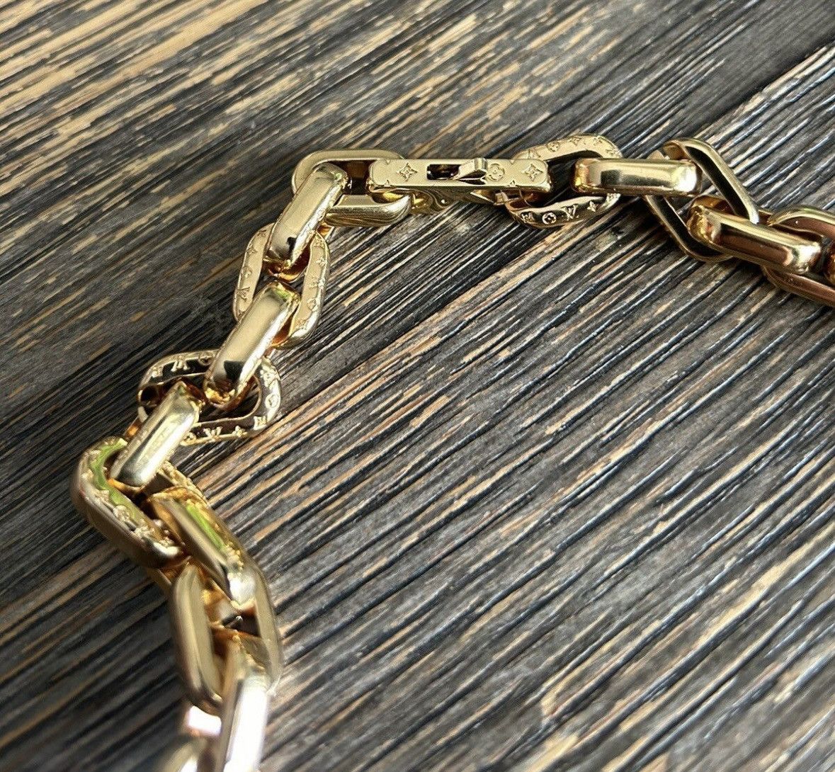 Louis Vuitton LOUIS VUITTON LV Virgil Friends Necklace MP2925 Size ONE SIZE - 5 Thumbnail
