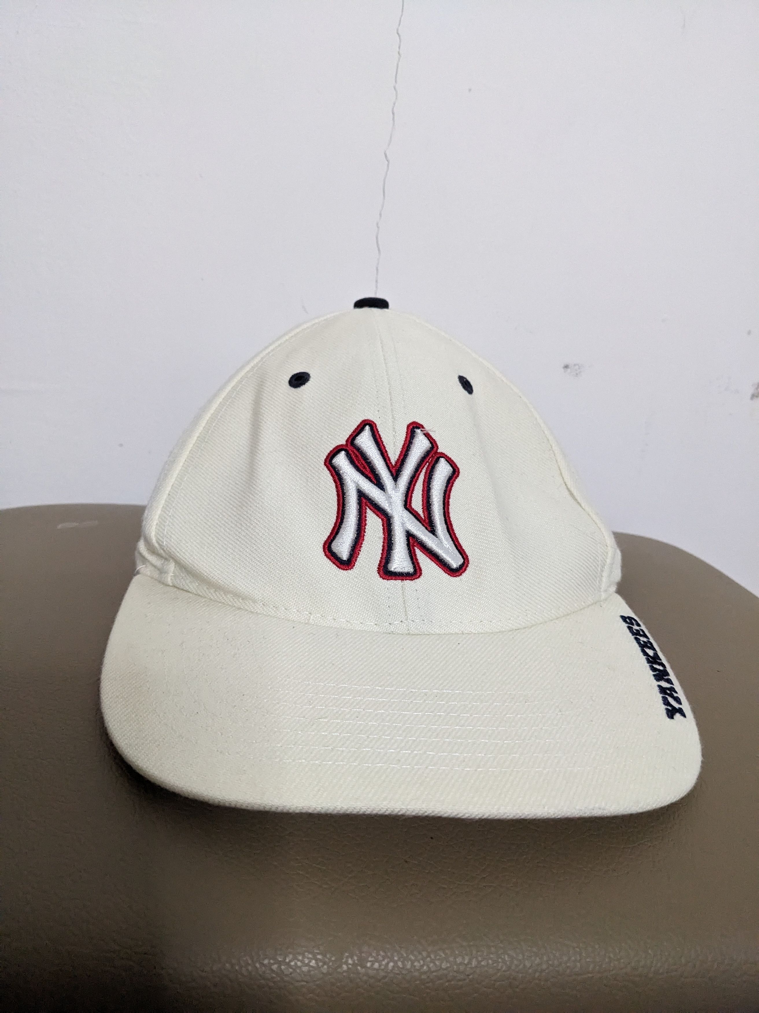 Vintage 90s New York Yankees Twins Enterprise Strapback Hat