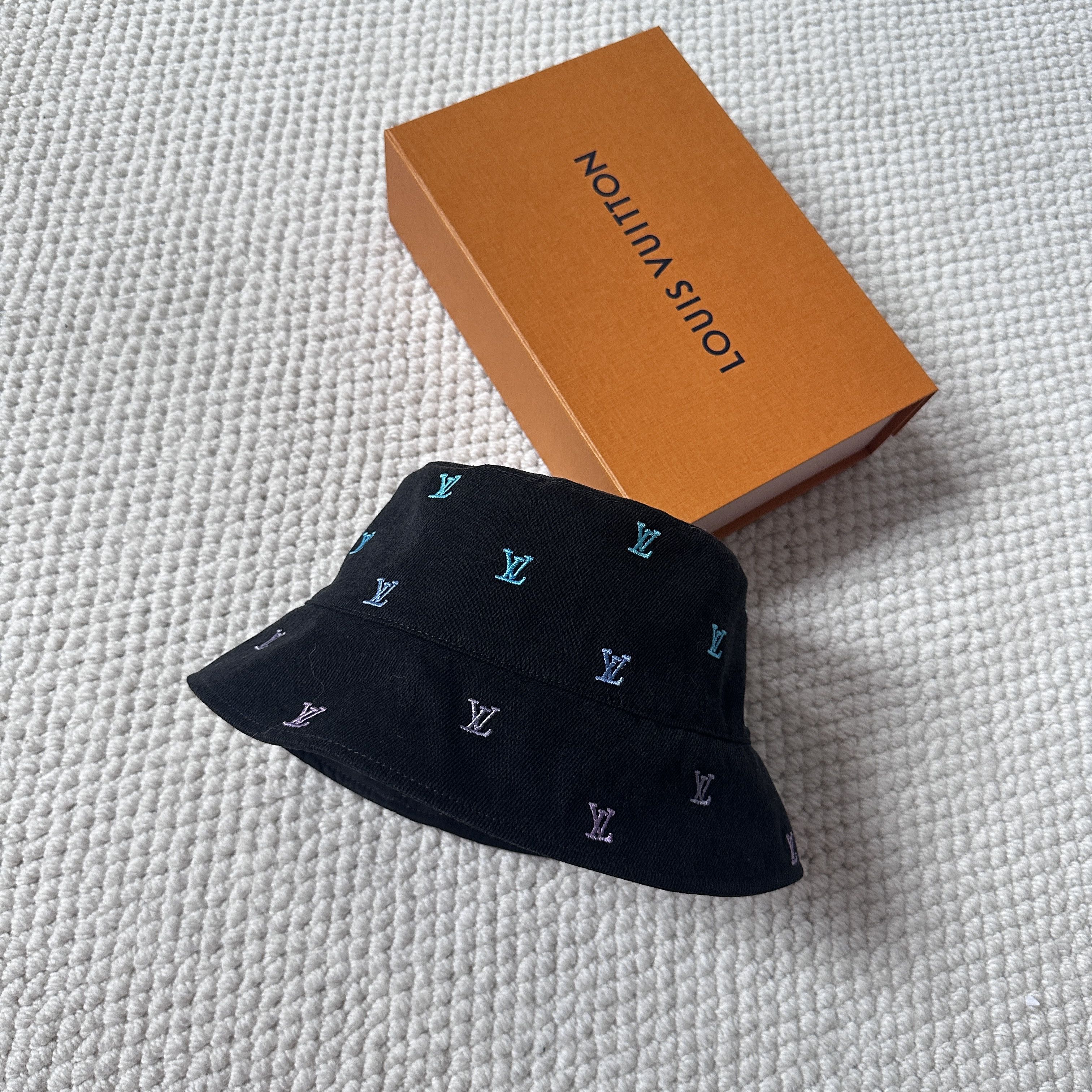 Louis Vuitton LV Blason Shading Denim Reversible Bucket Hat Size ONE SIZE - 1 Thumbnail