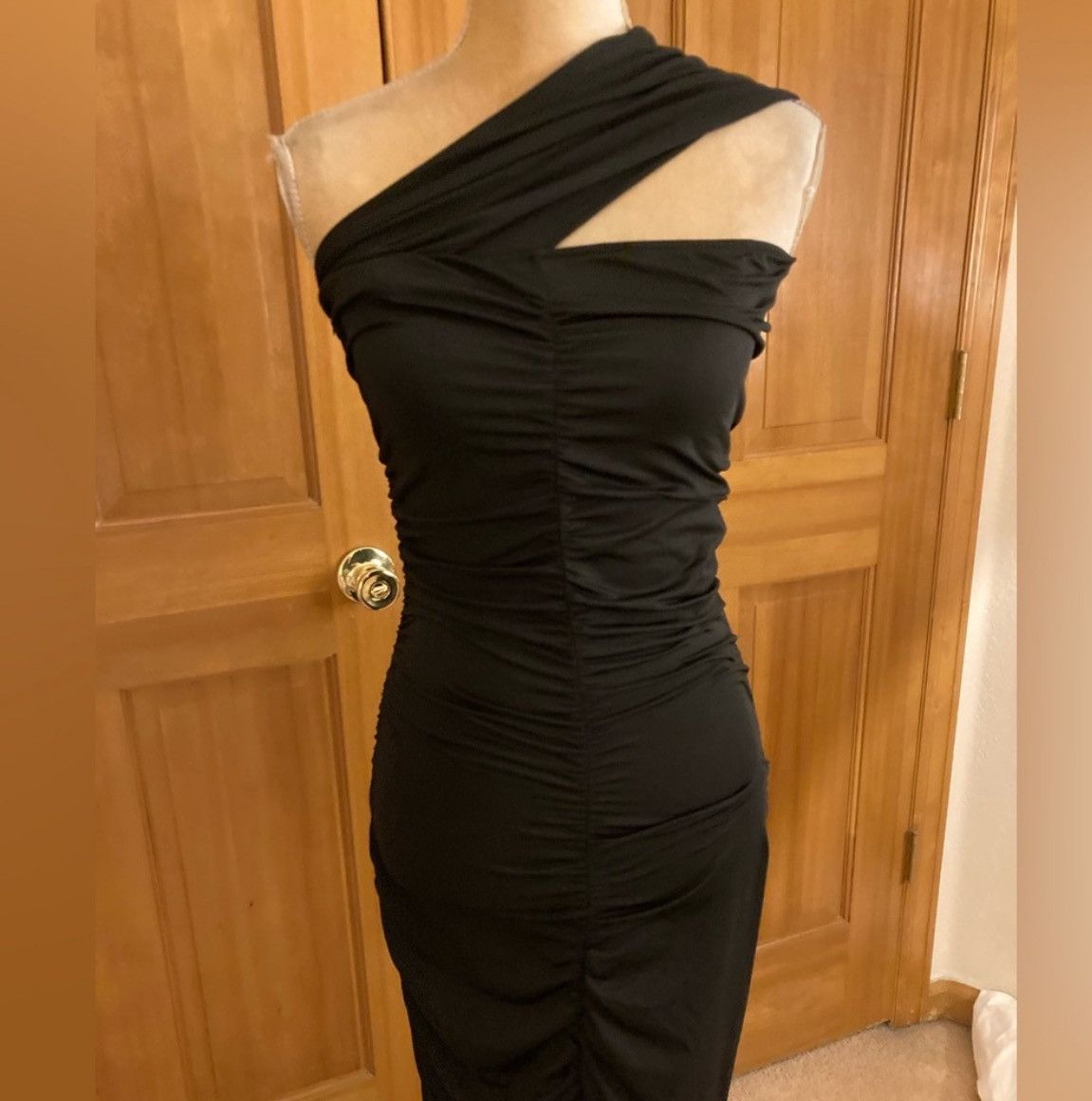 Designer × Other NWT, Lavishly Paris Women’s Black Ruched Midi Dress. Size M / US 6-8 / IT 42-44 - 2 Thumbnail