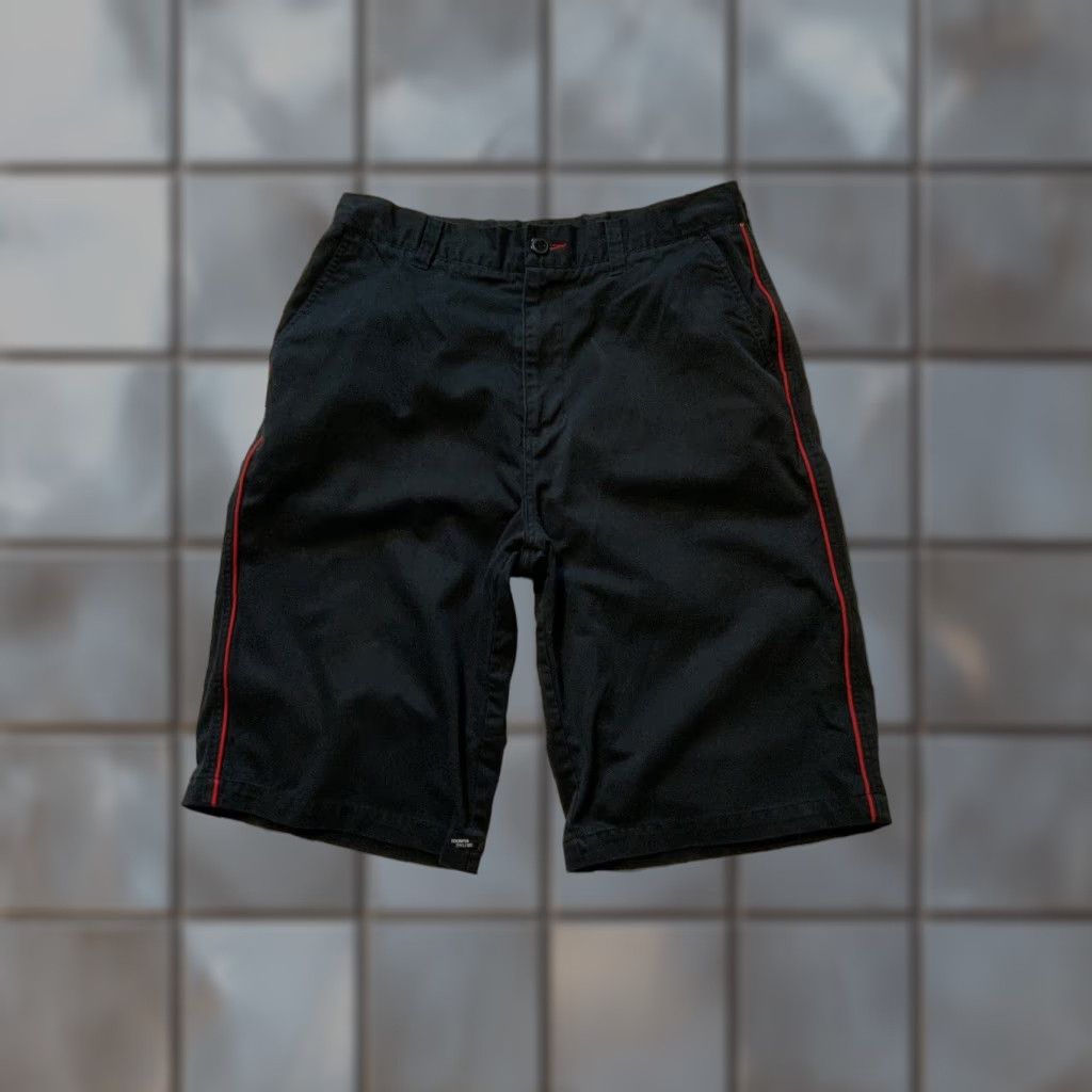 Vintage VINTAGE Counter Culture Skateboarding Black Shorts Sz. 34 Men 34 Regular Chino 90s 00s Mens Size US 34 / EU 50 - 1 Thumbnail
