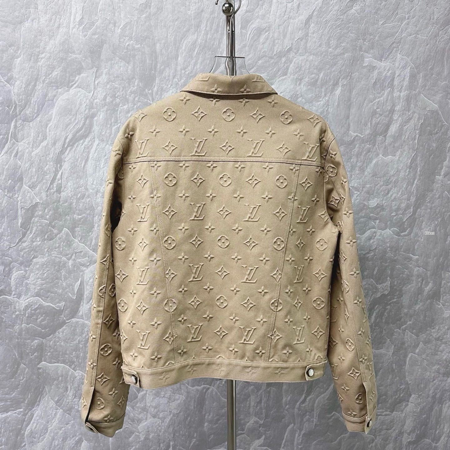 Louis Vuitton Louis Vuitton SS25 All-Over Embossed Denim Jacket Size US L / EU 52-54 / 3 - 4 Thumbnail