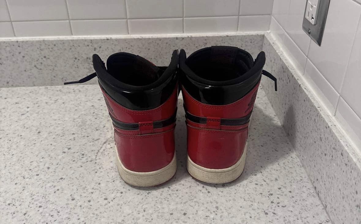 Jordan Brand Air Jordan 1 High Patent Bred Size US 11 / EU 44 - 4 Thumbnail