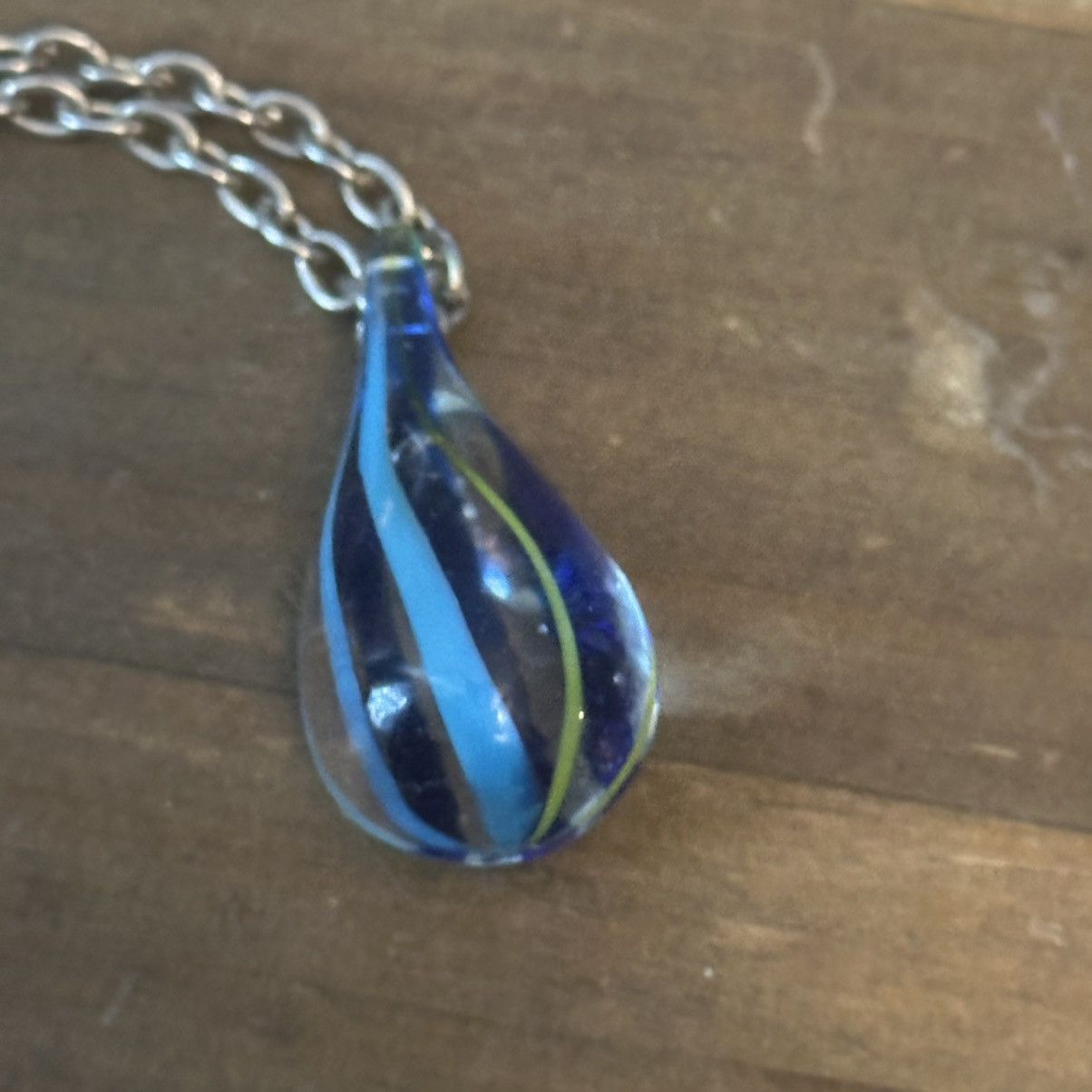 Other Silver tone glass tear drop pendant necklace Size ONE SIZE - 2 Thumbnail