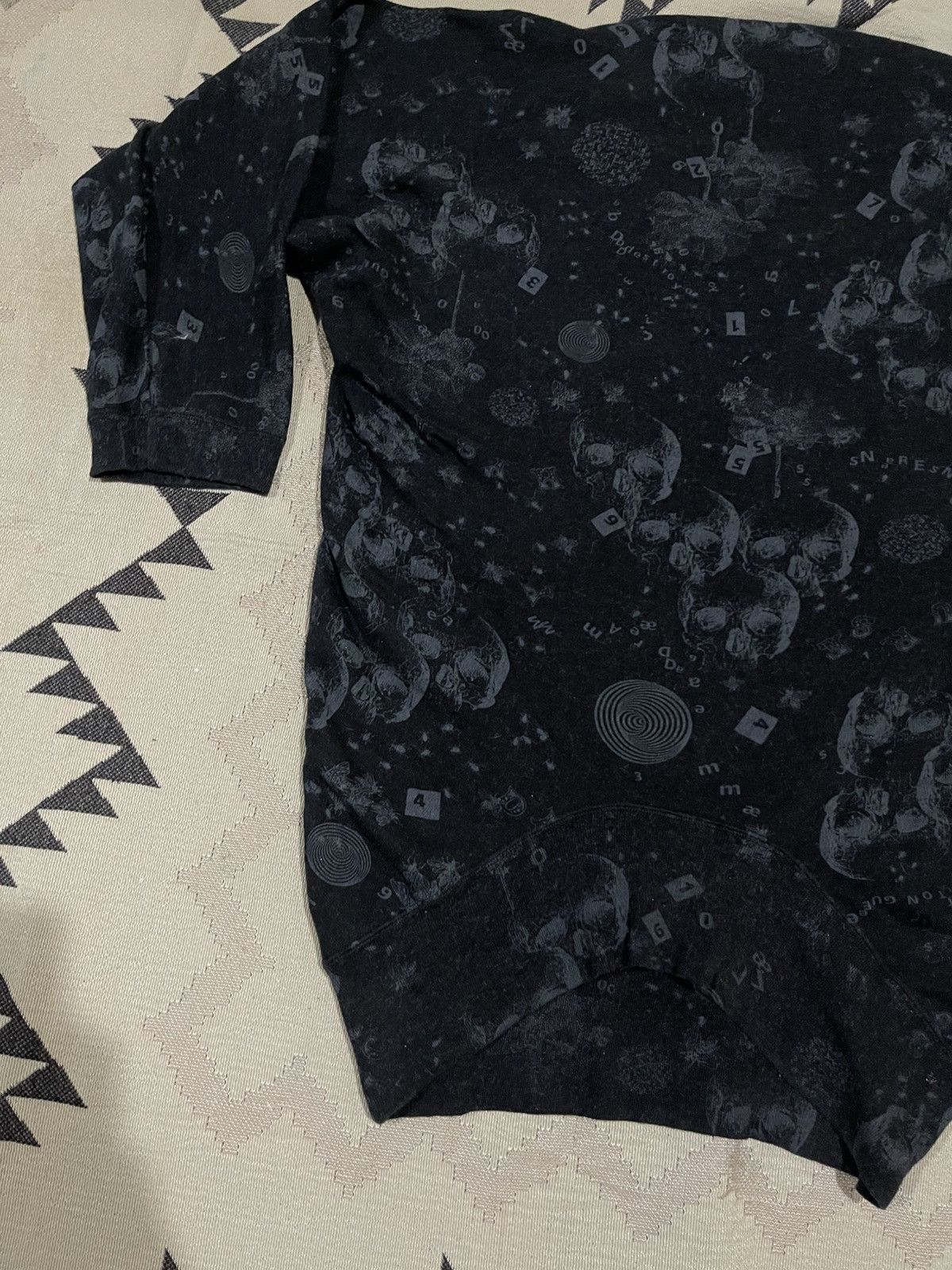 Hysteric Glamour 90s HYSTERIC GLAMOUR FULLPRINT SKULL RARE SWEATSHIRT Size ONE SIZE - 17 Thumbnail