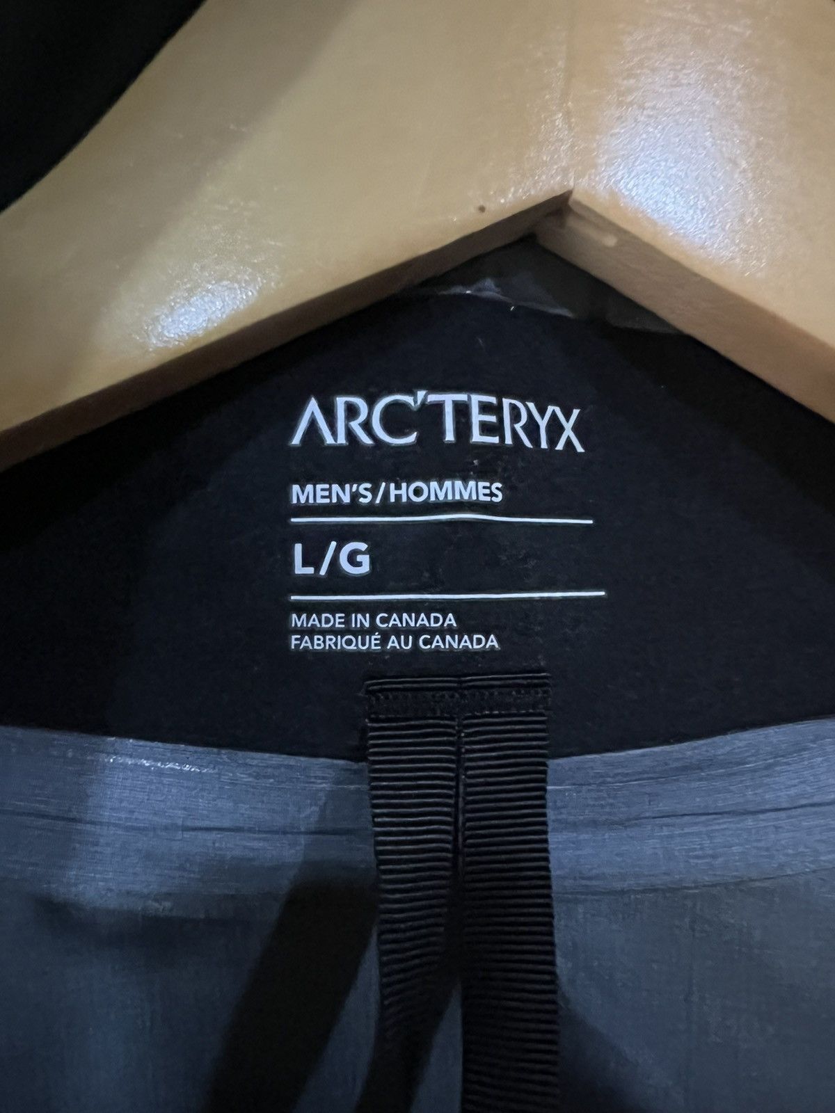 Arc'teryx Arc'teryx Alpha SV 24k Size US L / EU 52-54 / 3 - 7 Thumbnail