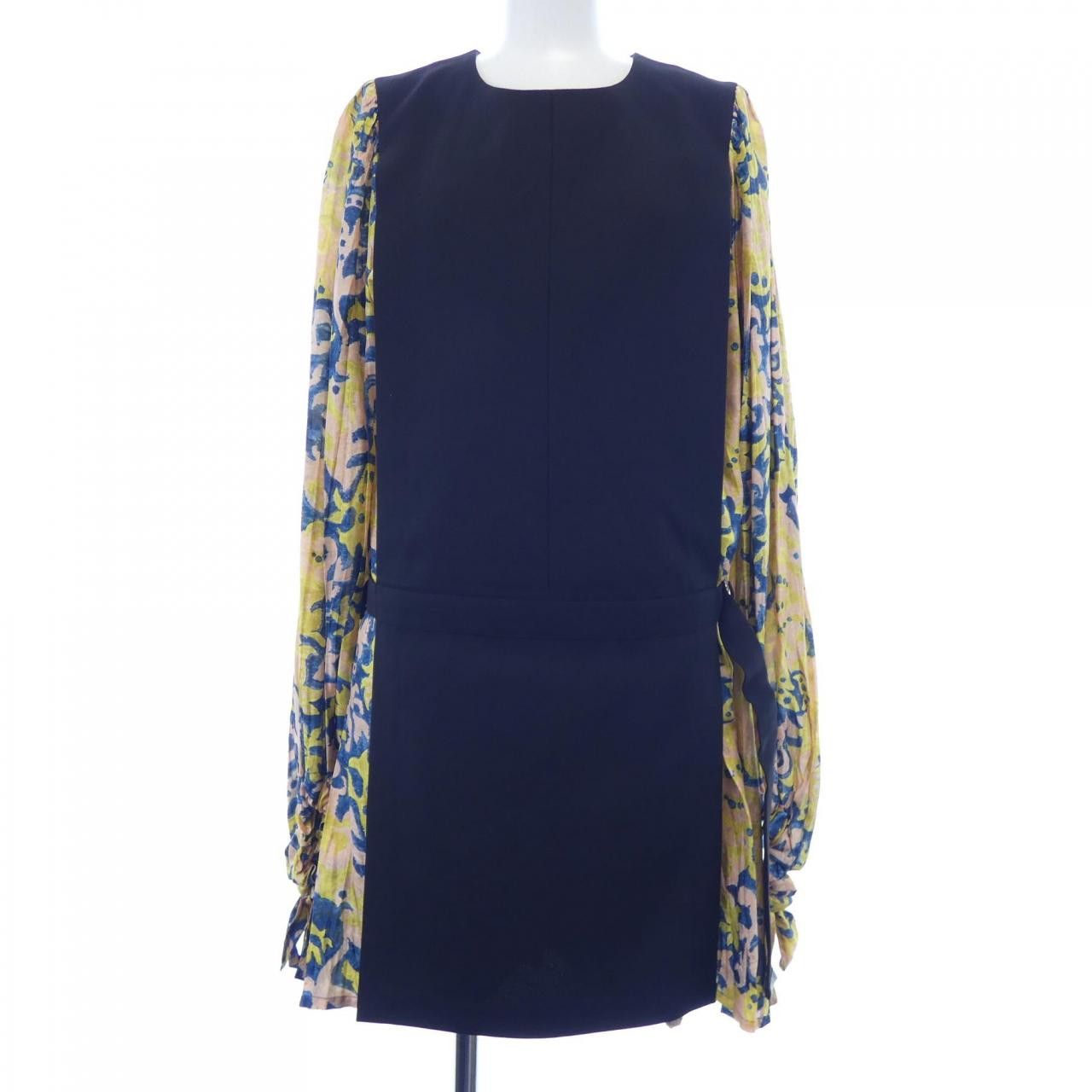 Louis Vuitton Louis Vuitton Louis Vuitton FFDR78HLO Dress Others Dresses FFDR78HLO DUTY FREE for USA Size ONE SIZE - 1 Thumbnail