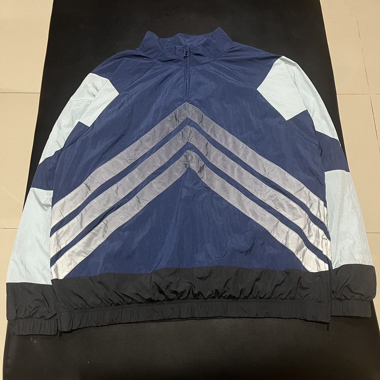 Adidas Adidas Originals V Stripes Windbreaker Size US XL / EU 56 / 4 - 6 Thumbnail