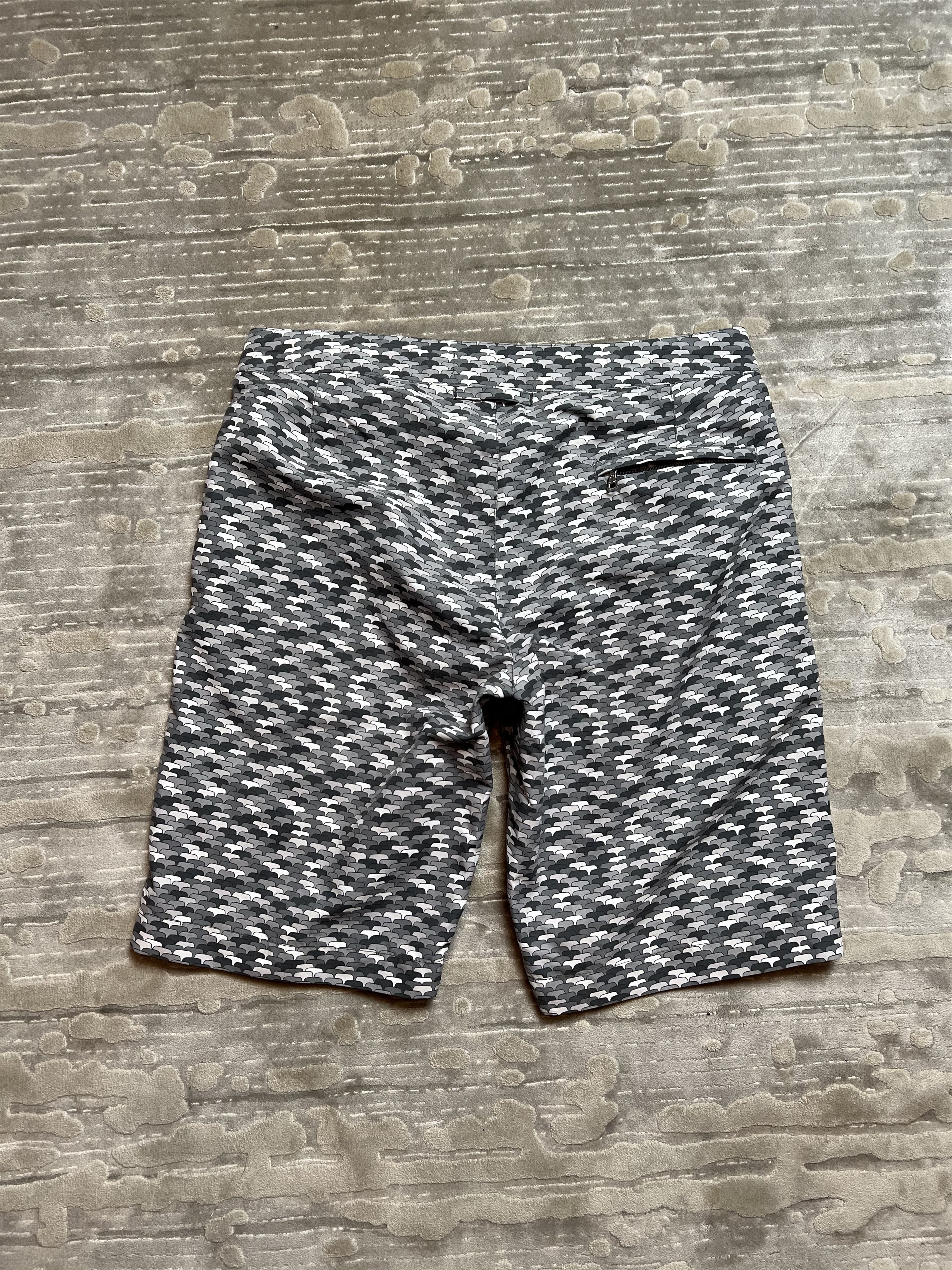 Orlebar Brown Orlebar Brown swimming shorts bulldog luxury streetwear Size US 30 / EU 46 - 3 Thumbnail