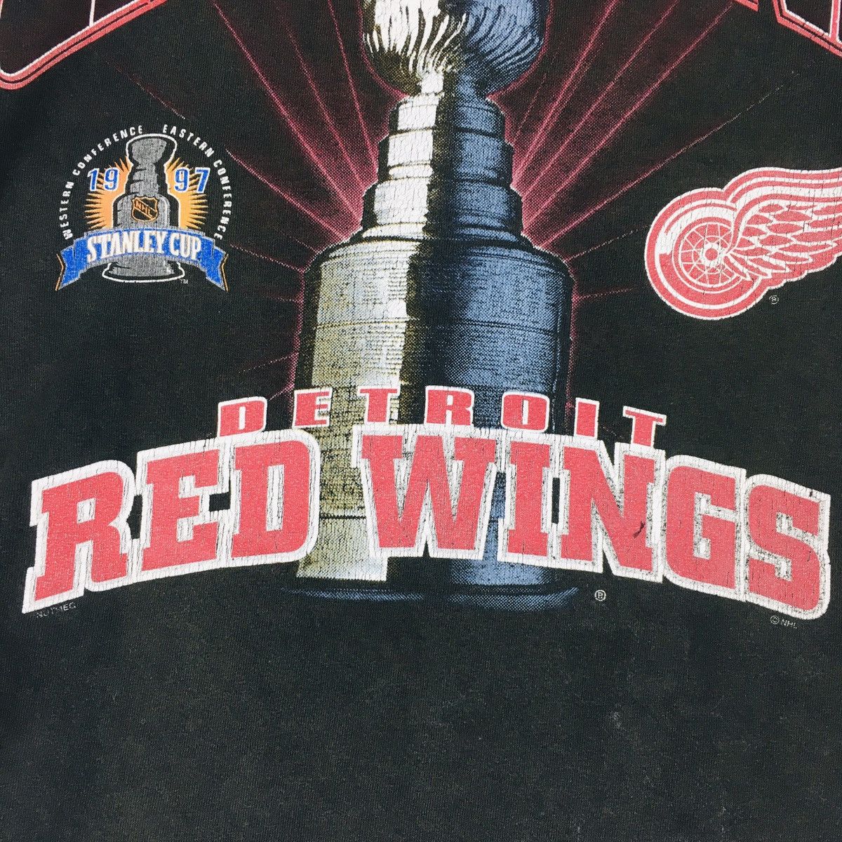 Lee × NHL × Nutmeg Vintage 1997 Faded Stanley Cup Detroit Red Wings Size US M / EU 48-50 / 2 - 7 Thumbnail
