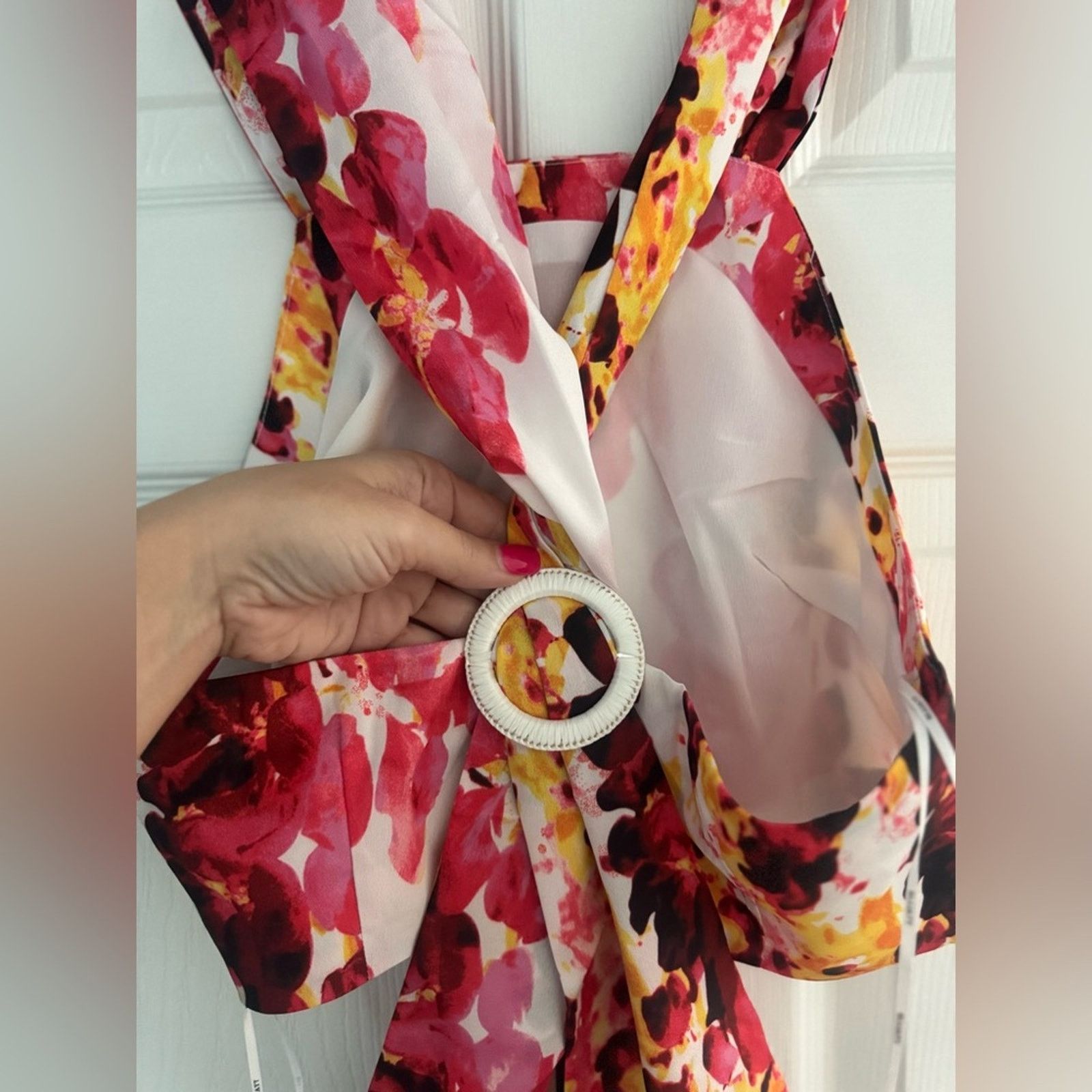 ELLIATT NWT Elliatt Floral Crop Top w Ring detail back Size S and M Size S / US 4 / IT 40 - 5 Thumbnail