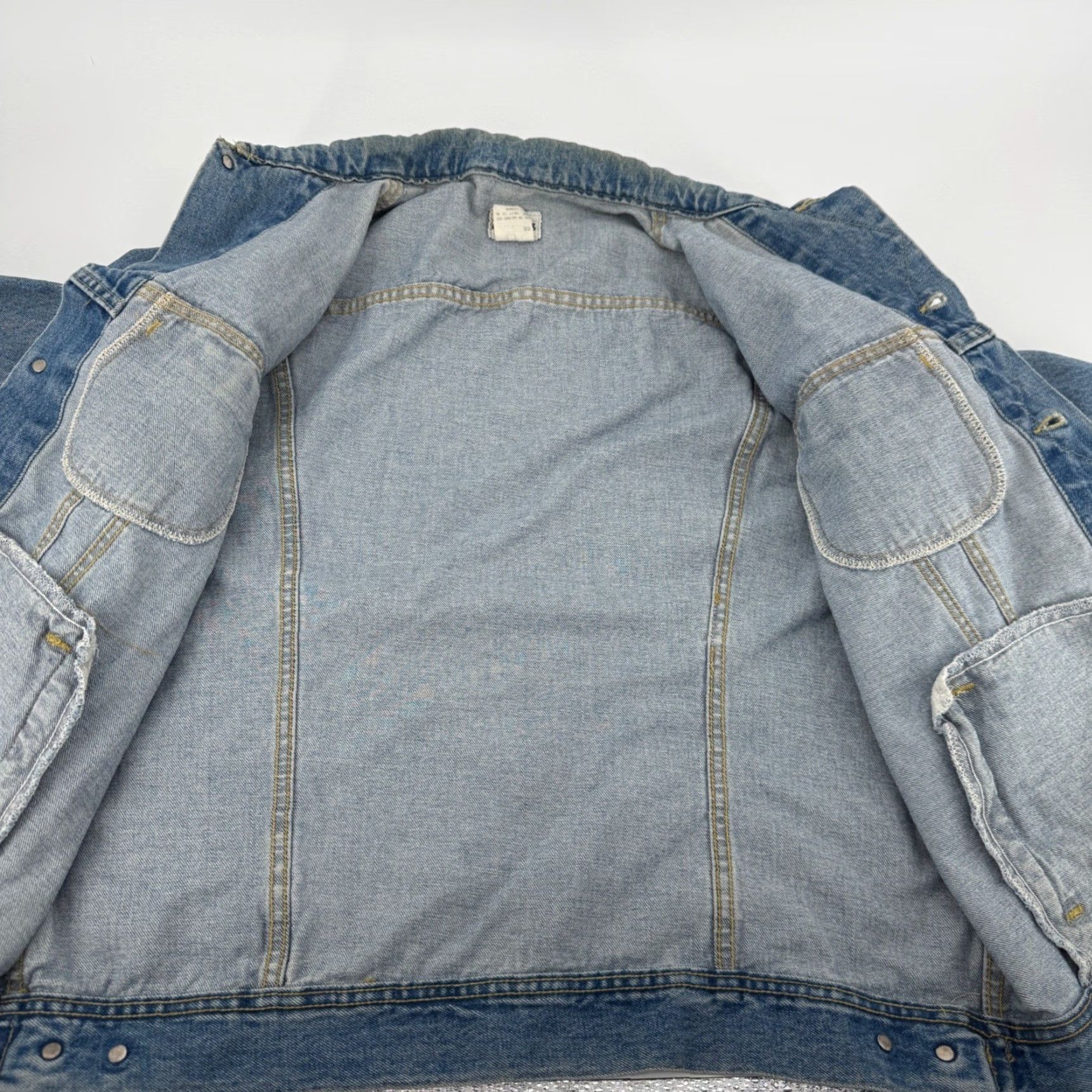 Vintage VINTAGE Lee Dungarees Denim Jacket Blue Trucker Style Large XL Bomber Jacket Mens Button-Down Collar Pockets Workwear Casual Size US 36 / EU 52 - 5 Thumbnail