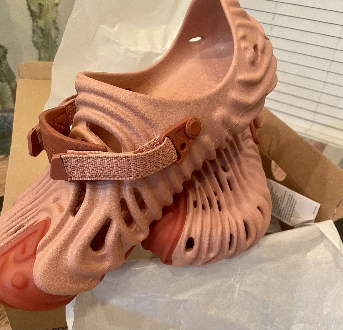 Crocs × Salehe Bembury SALEHE BEMBURY X CROCS THE POLLEX CLOG: KUWATA PALE PINK M11 Size US 11 / EU 44 - 13 Thumbnail