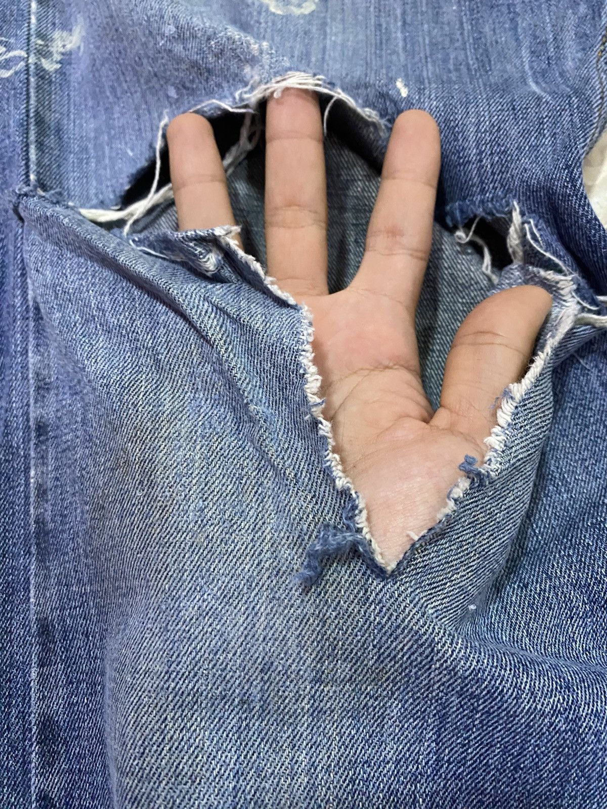 Levi's × Levi's Vintage Clothing × Vintage Vintage Levi's Single R 559 Distressed Painted Jeans Size US 36 / EU 52 - 5 Thumbnail