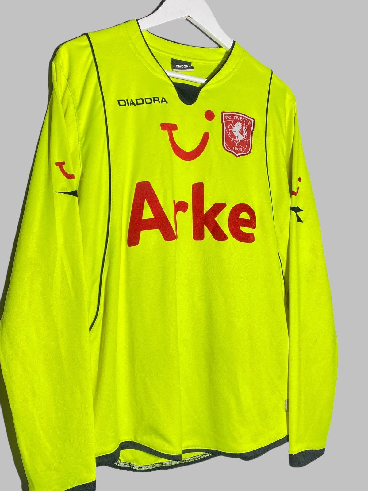 Diadora FC Twente 09/10 Goalkeeper Jersey Diadora ArkeFly Eredivisie Size US M / EU 48-50 / 2 - 3 Thumbnail