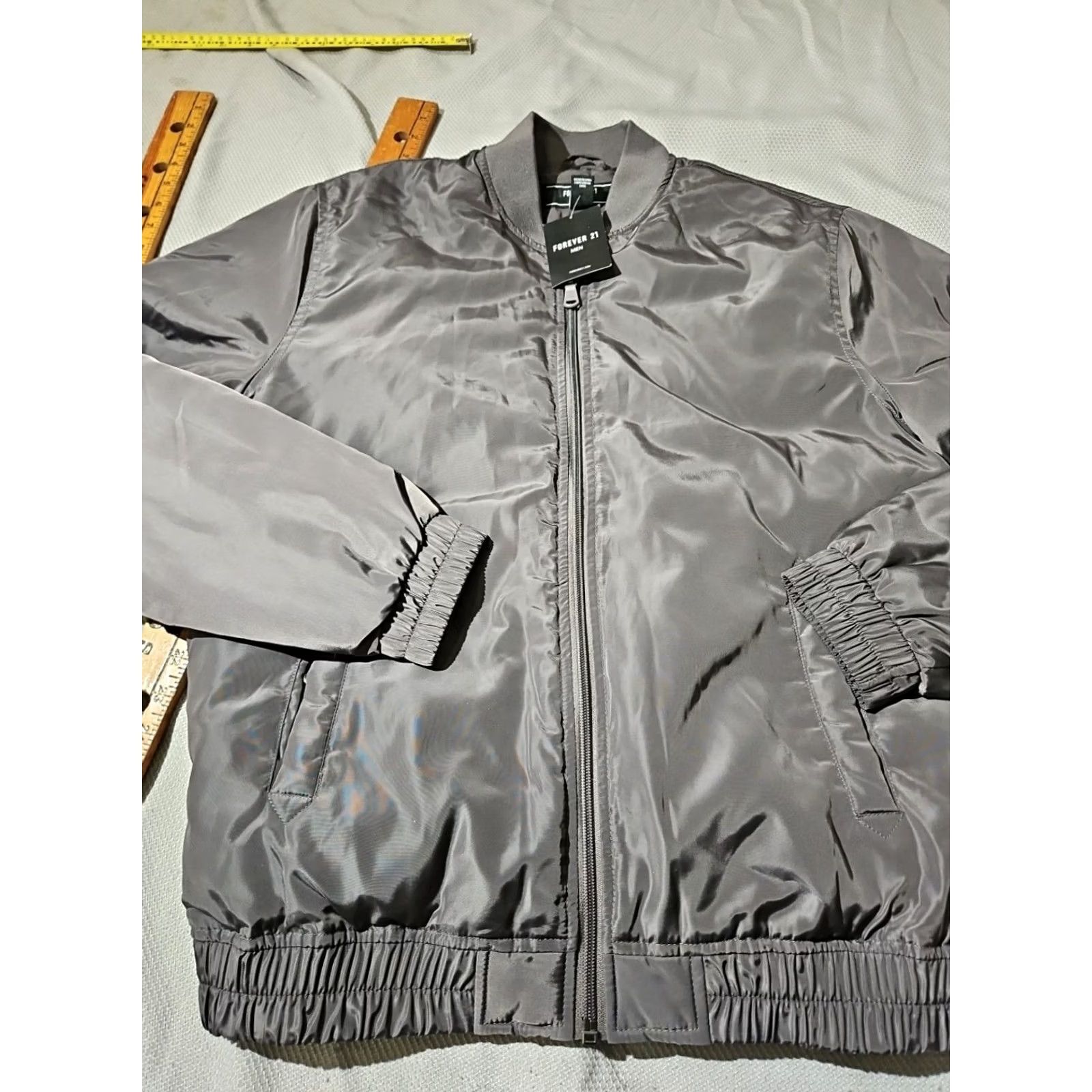 Forever 21 FOREVER 21 Jacket Mens Small Gray Puffer Bomber Varsity Full Zip Pockets Nwt FLaw Size US S / EU 44-46 / 1 - 4 Thumbnail