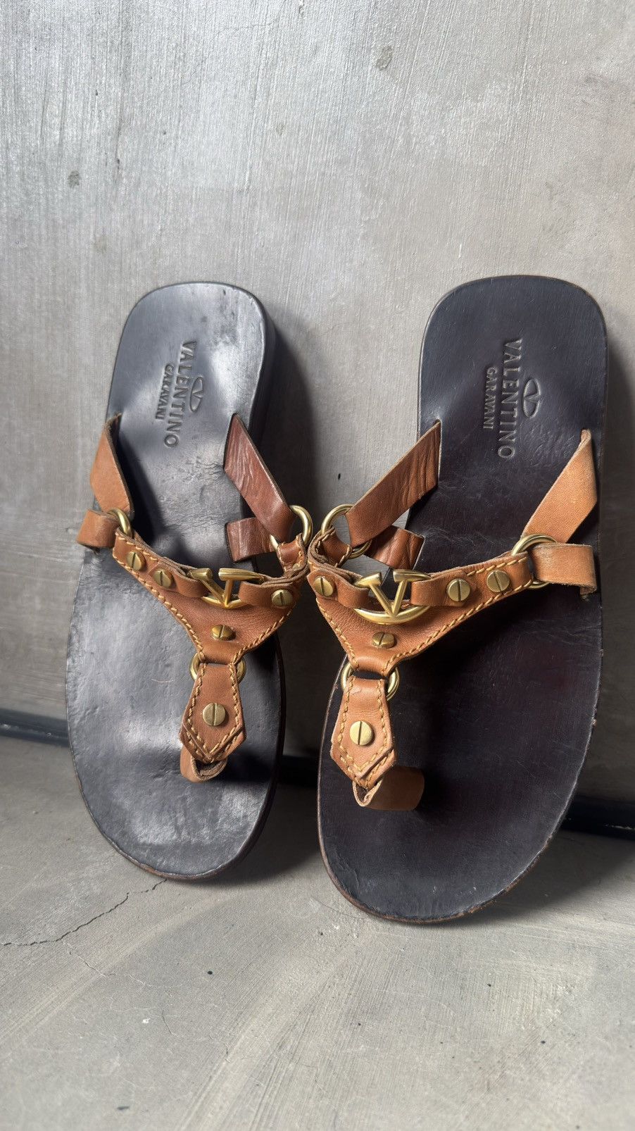Valentino Valentino Tan Leather V Logo Flat Thong Sandals Size US 8 / EU 41 - 3 Thumbnail
