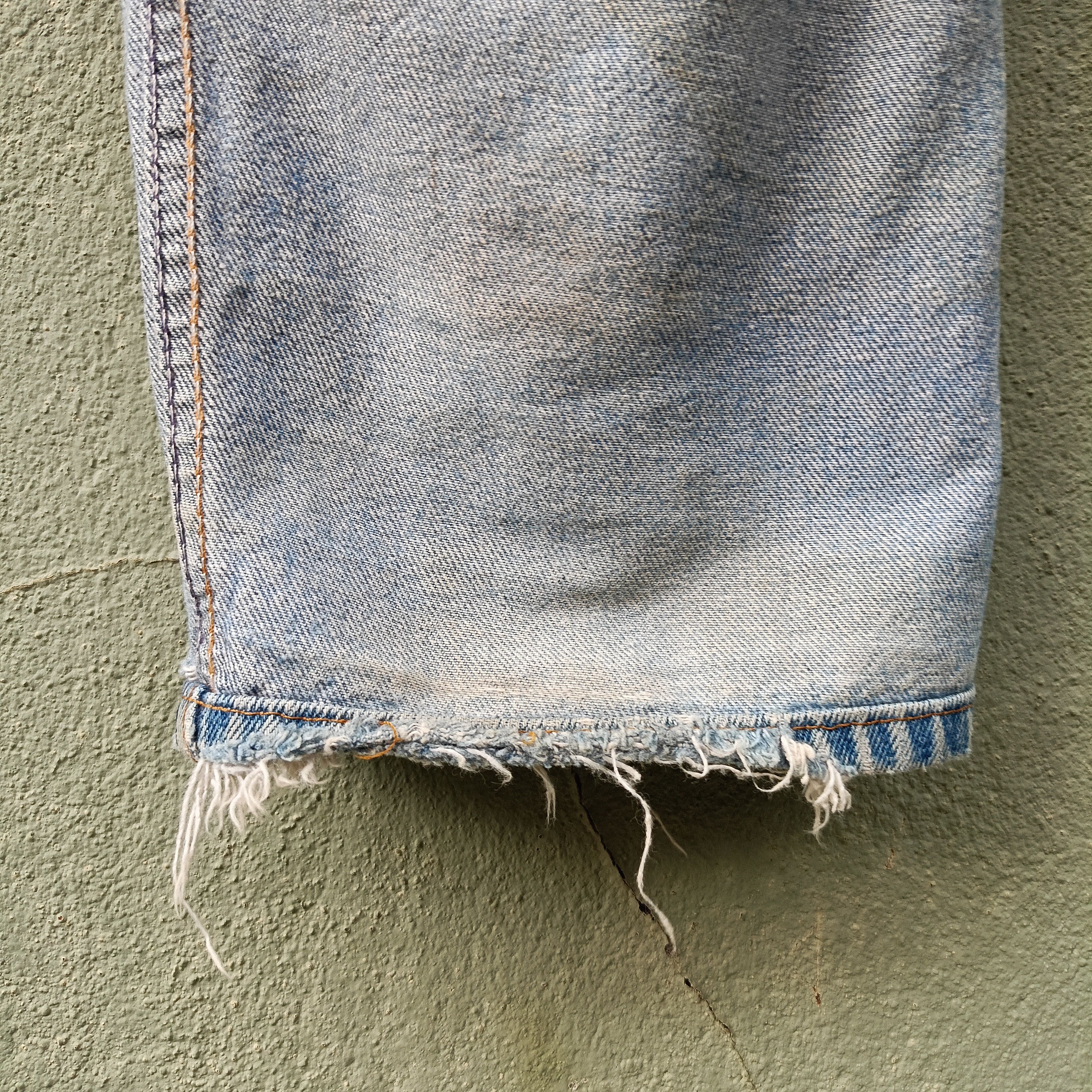 Levi's Vintage Clothing Levi's 501 Distressed jeans Vintage Usa Size US 33 - 25 Thumbnail