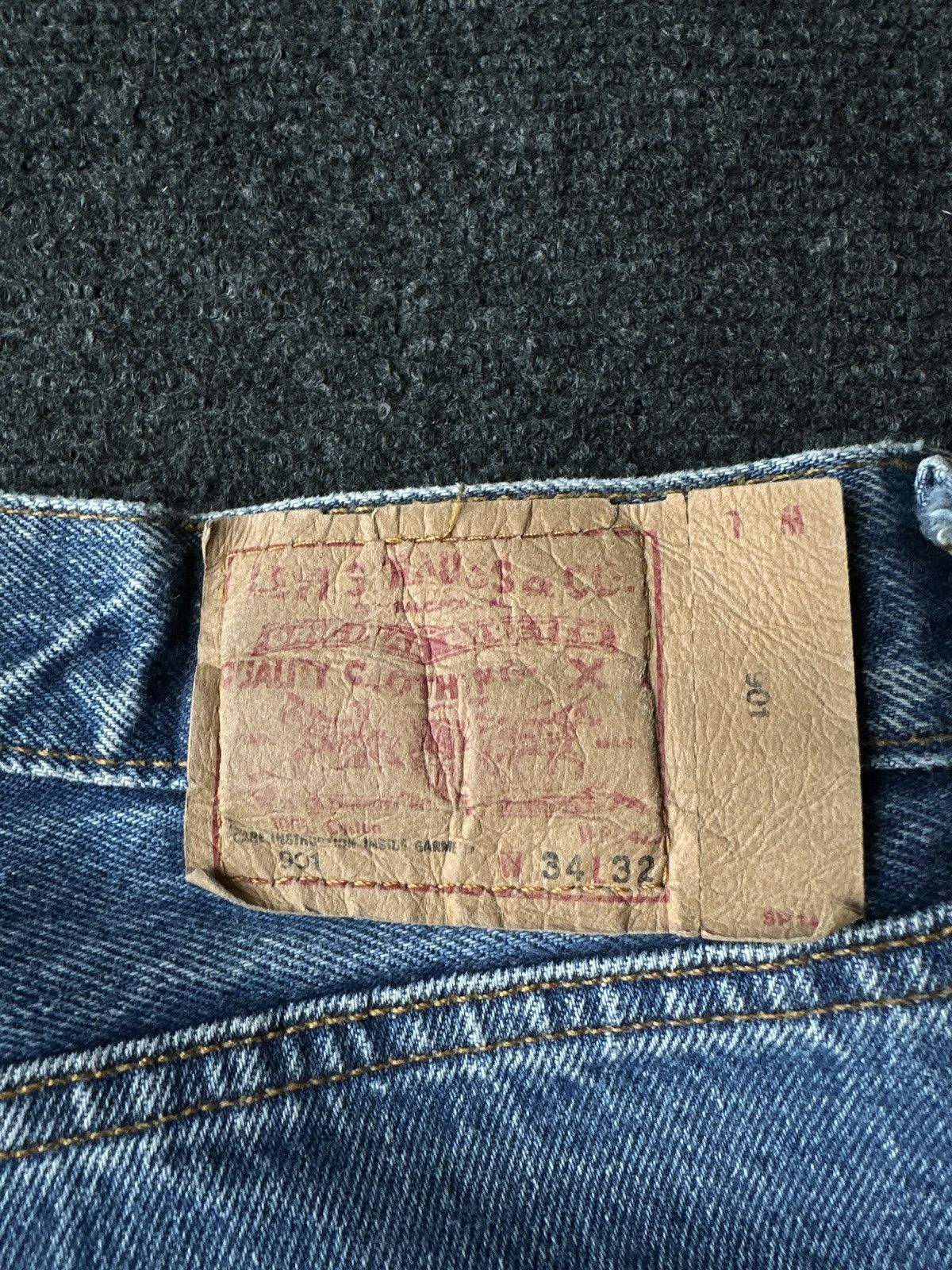 Levi's 🚨 VNTG LEVI’S 901 BLUE DENUM MADE IN USA Size US 34 / EU 50 - 16 Thumbnail