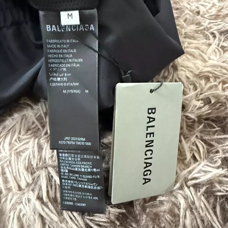 Balenciaga Balenciaga Patchwork off shoulder shrug school uniform jac Size US M / EU 48-50 / 2 - 6 Thumbnail