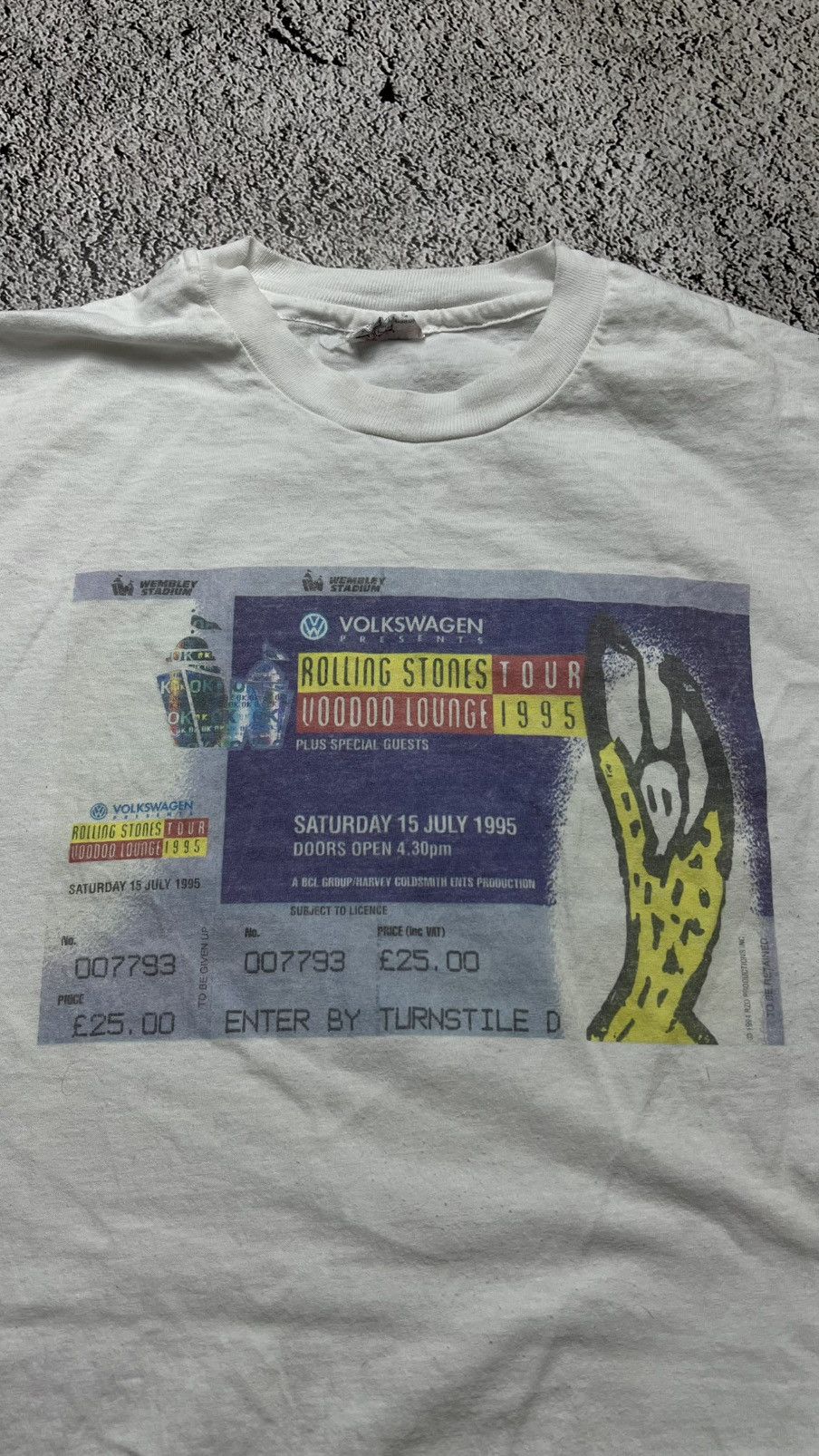 Hanes 1995 Rolling Stones Vodoo Lounge ticket tour hanes rare tee Size US L / EU 52-54 / 3 - 4 Thumbnail