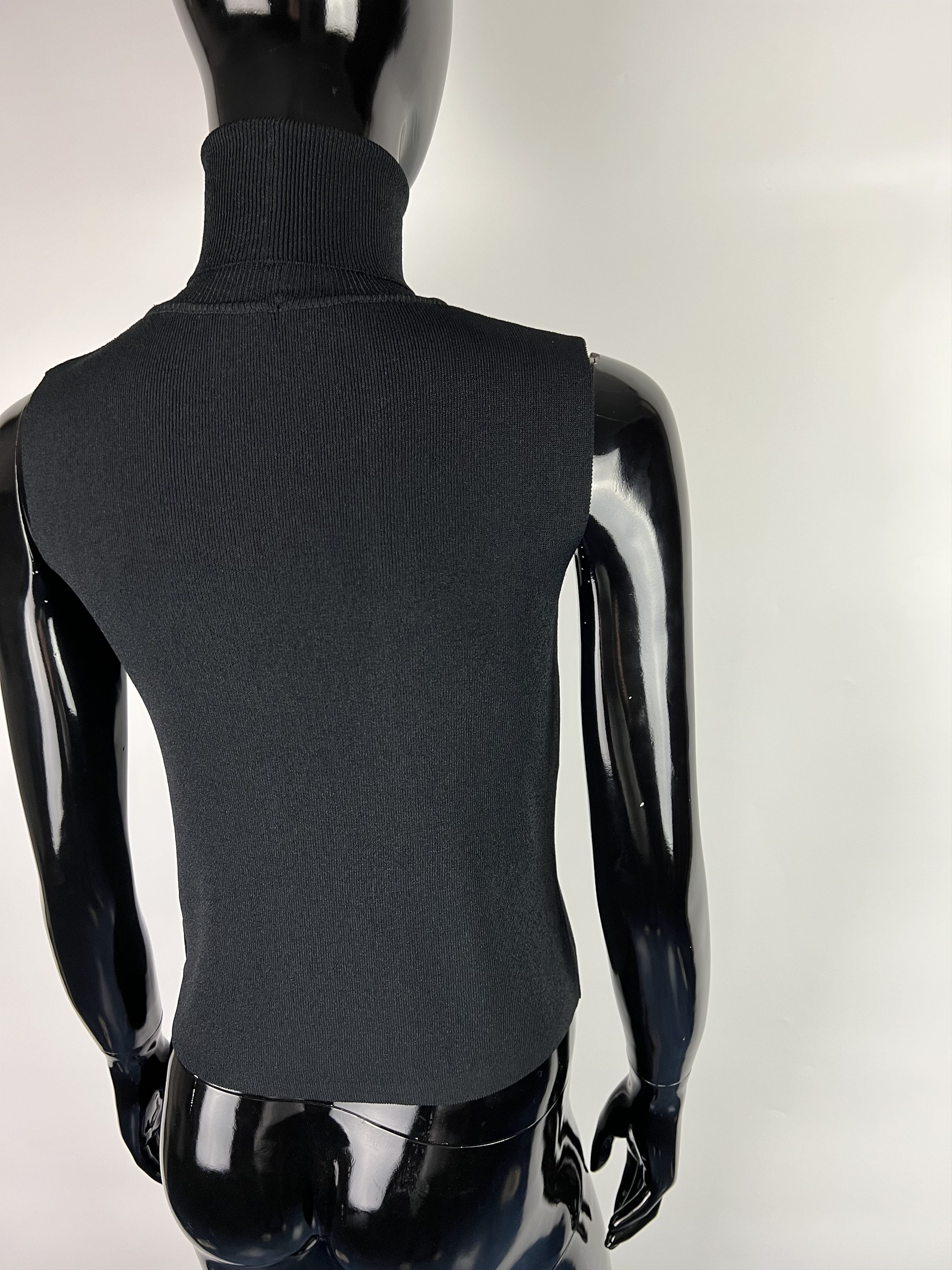 Miu Miu Miu Miu Women's Black Turtleneck Top Vest Size IT44 Size M / US 6-8 / IT 42-44 - 3 Thumbnail
