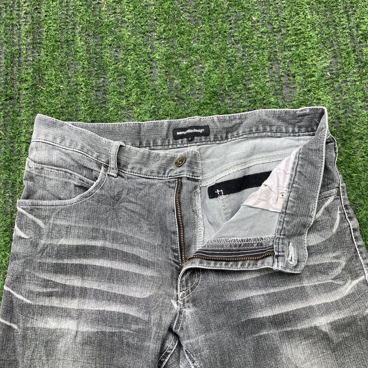 semanticdesign SEMANTIC DESIGN FLARED DISTRESSED JEANS Size US 32 / EU 48 - 8 Thumbnail