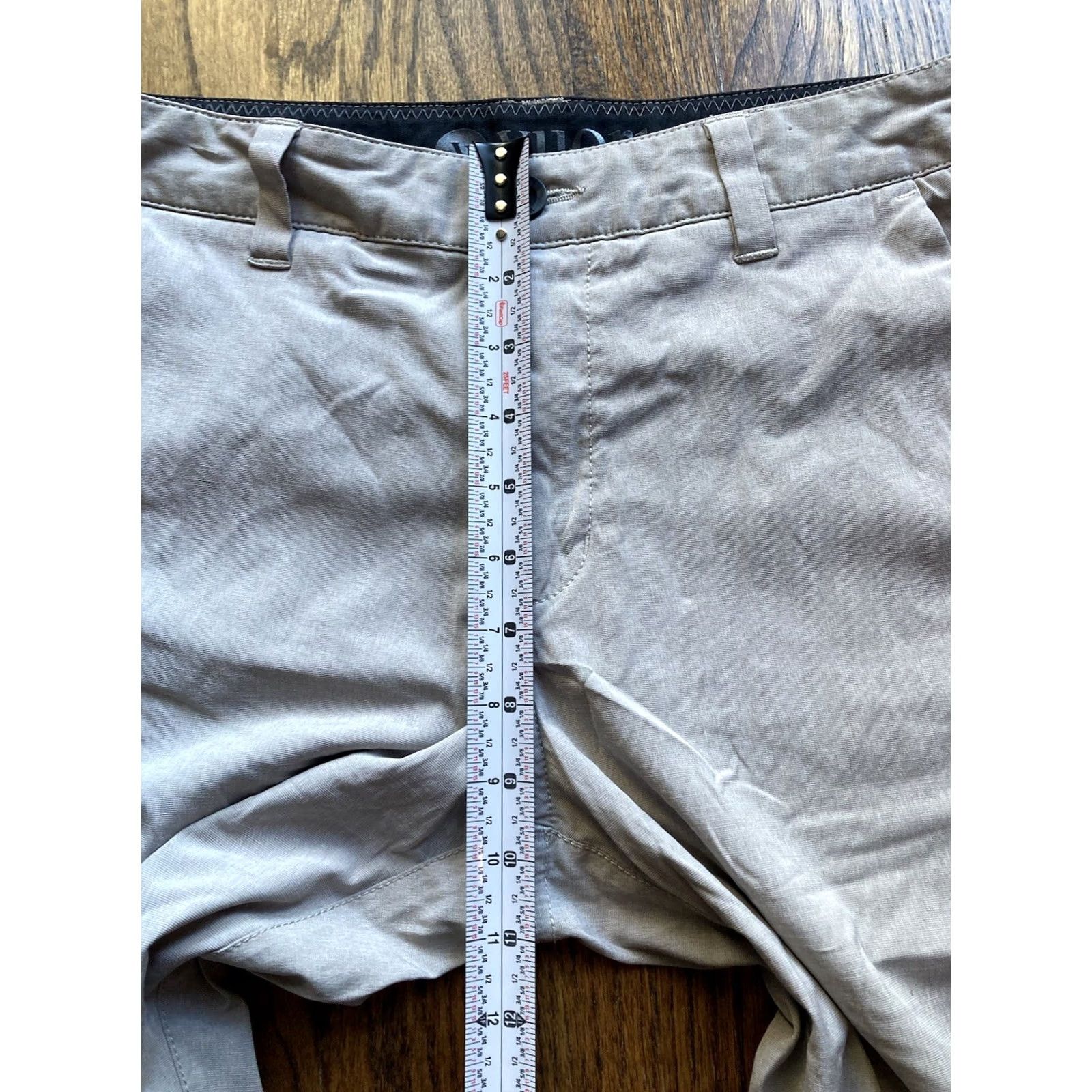 Vuori Vuori Mens Size 28 Chino Pants 5-Pocket Beige Stretch Athletic Knit 100% Polyester Classic Straight Rise Mid Inseam 31 Sport Casual Workwear Size US 28 / EU 44 - 4 Thumbnail