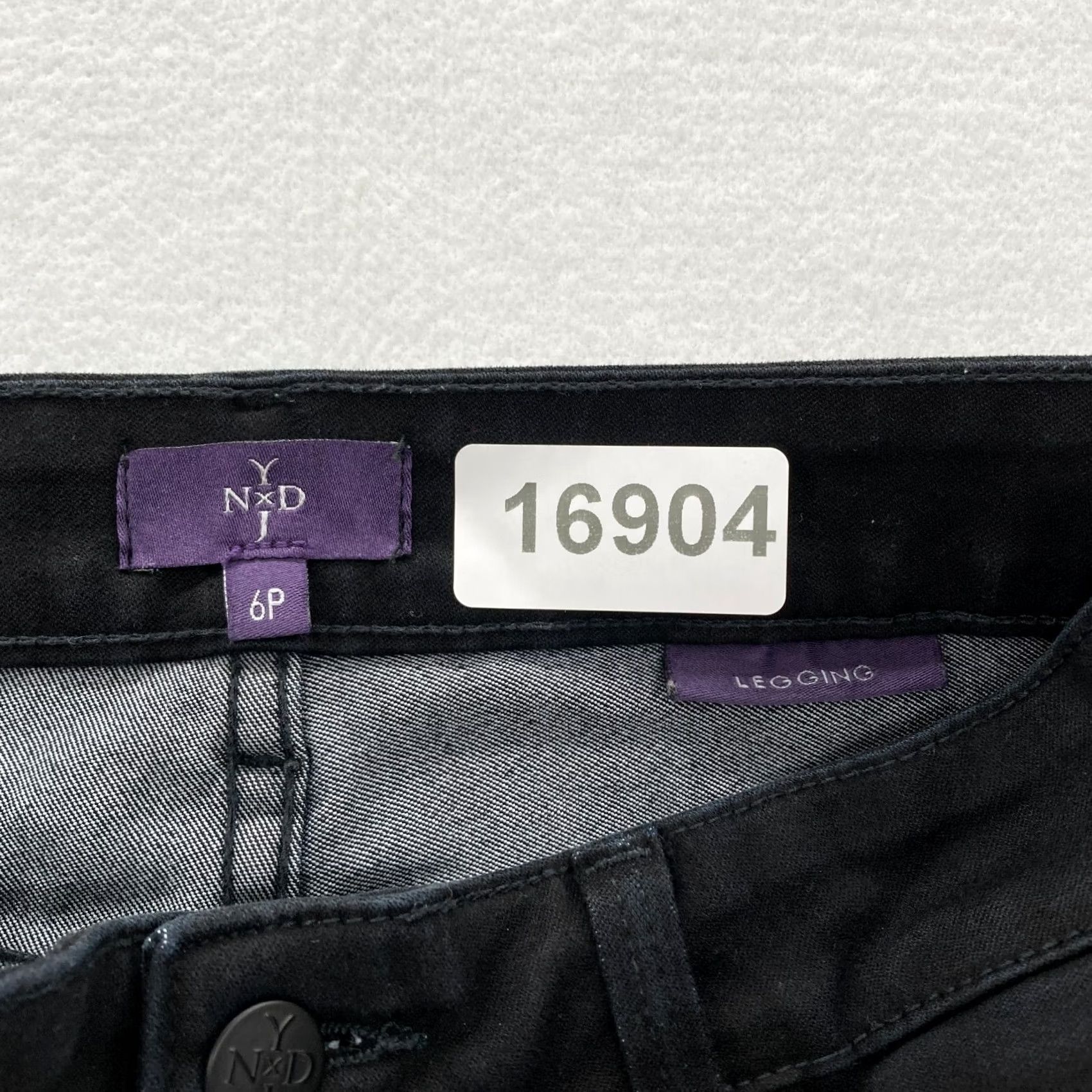 NYDJ NYDJ Jeans Women's 6P Petite Black Stretch Denim Legging Jegging Mid Rise Pants Size 28" / US 6 / IT 42 - 4 Thumbnail