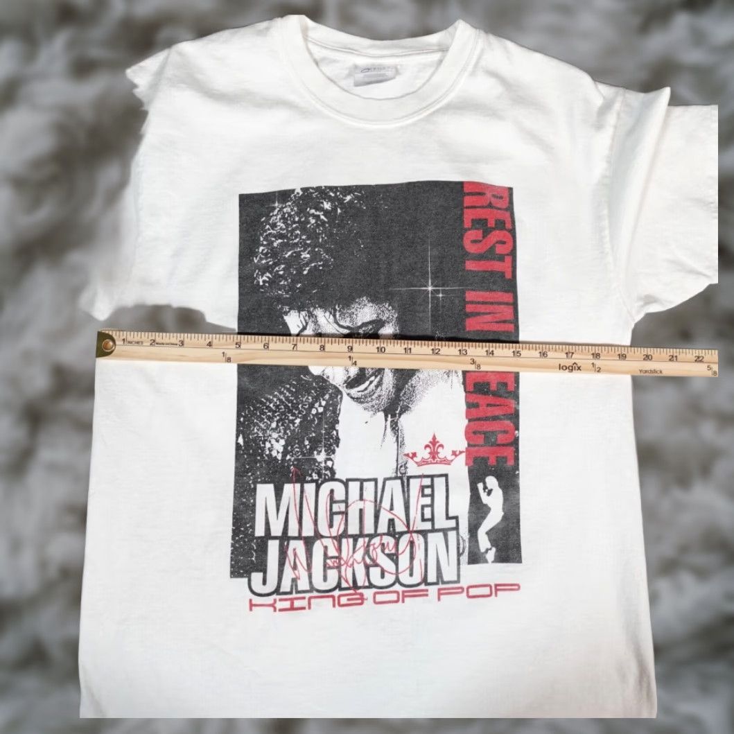 Port & Company VINTAGE Michael Jackson King Of Pop Graphic Print T Shirt Mens M White Slim Music 2000s Cotton Size US M / EU 48-50 / 2 - 5 Thumbnail