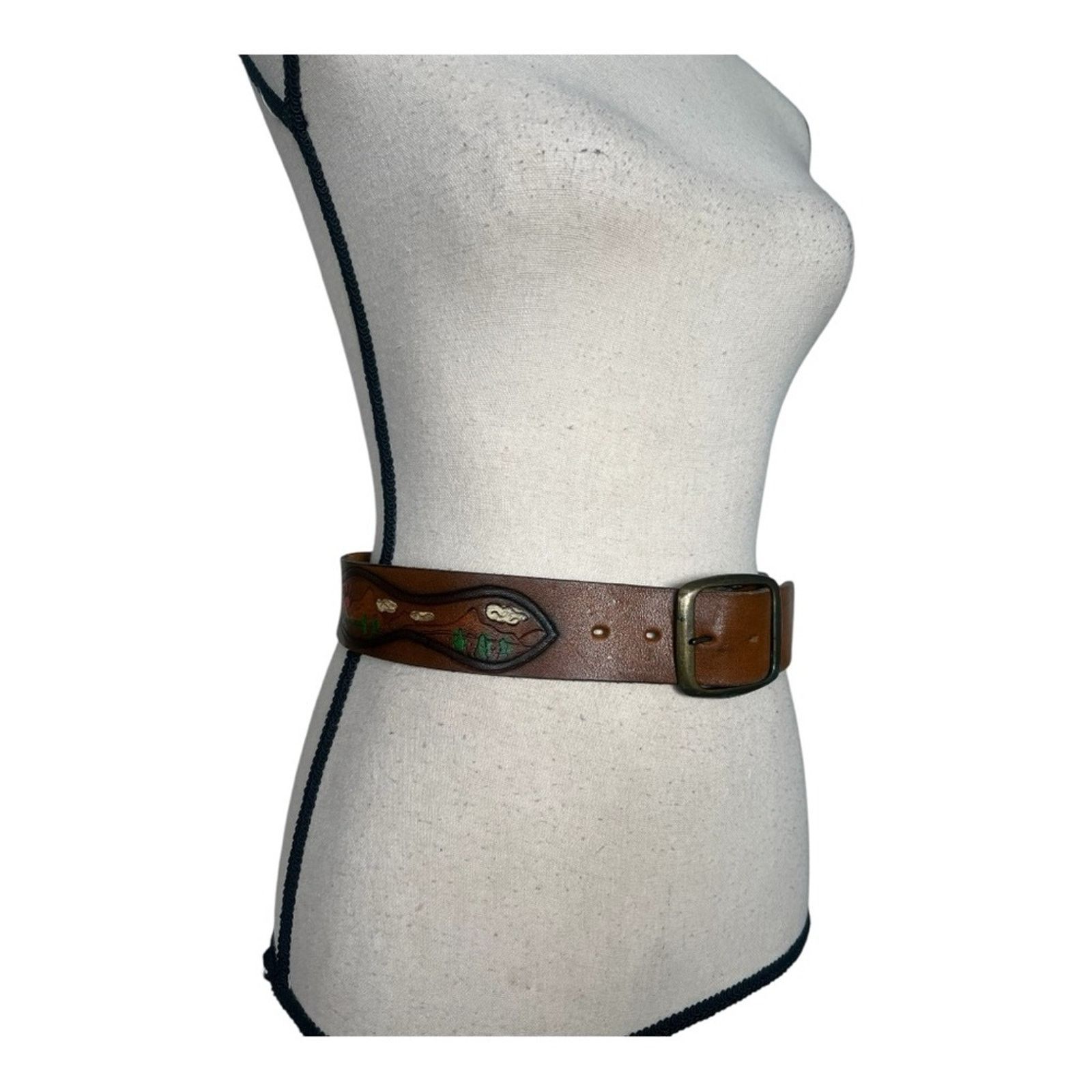Vintage Artisan Brown Cowhide Leather Belt Textured Surface Design Size ONE SIZE - 1 Thumbnail
