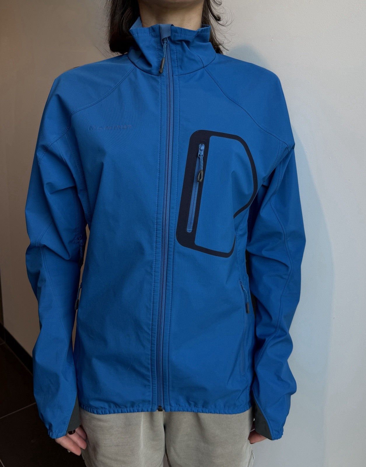 Mammut MAMMUT Drytech Premium Softshell Hooded Jacket Womens Hiking Size S / US 4 / IT 40 - 1 Thumbnail