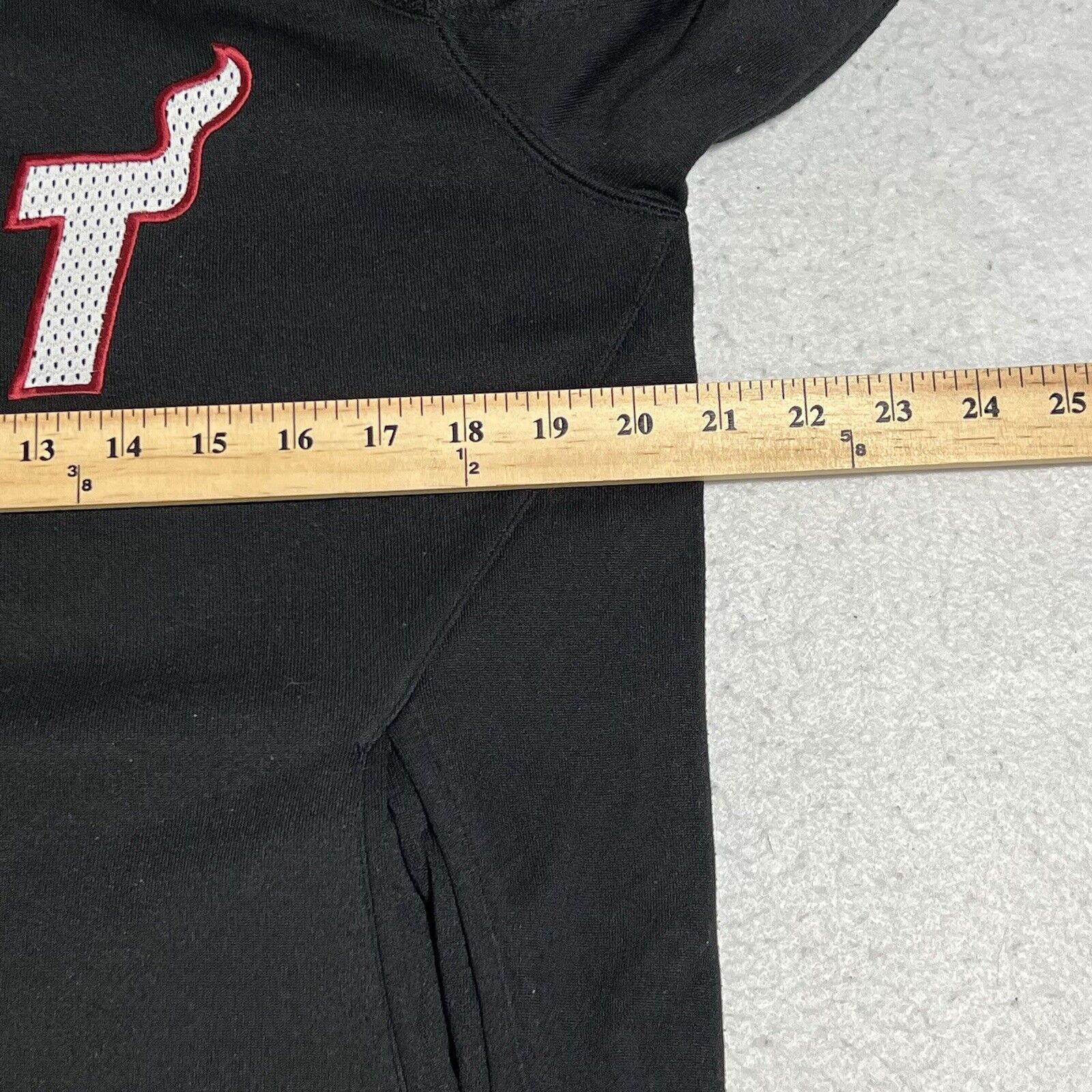 Adidas Adidas NBA Miami Heat Hoodie Lined Pullover Black Sweatshirt Size US S / EU 44-46 / 1 - 8 Thumbnail
