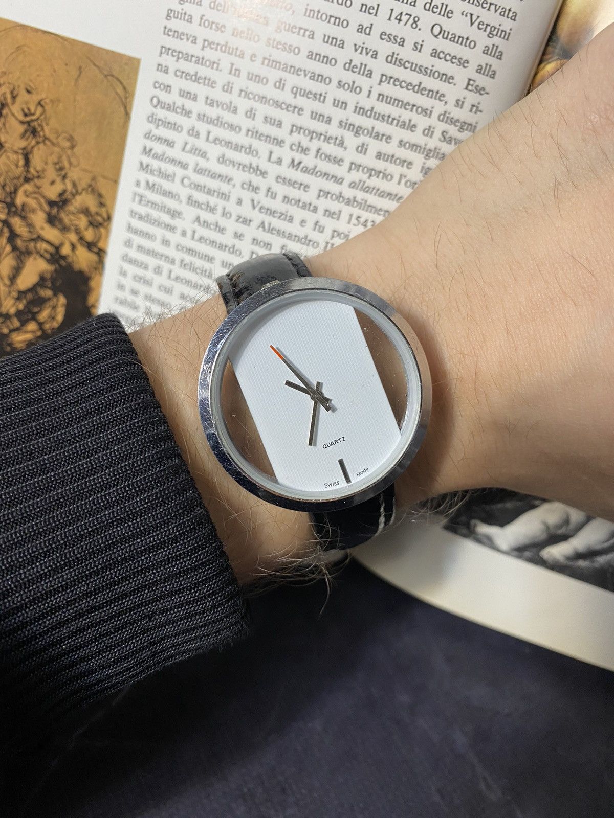 Jewelry Swiss Quartz Watch Minimalist Design Style Size ONE SIZE - 2 Thumbnail
