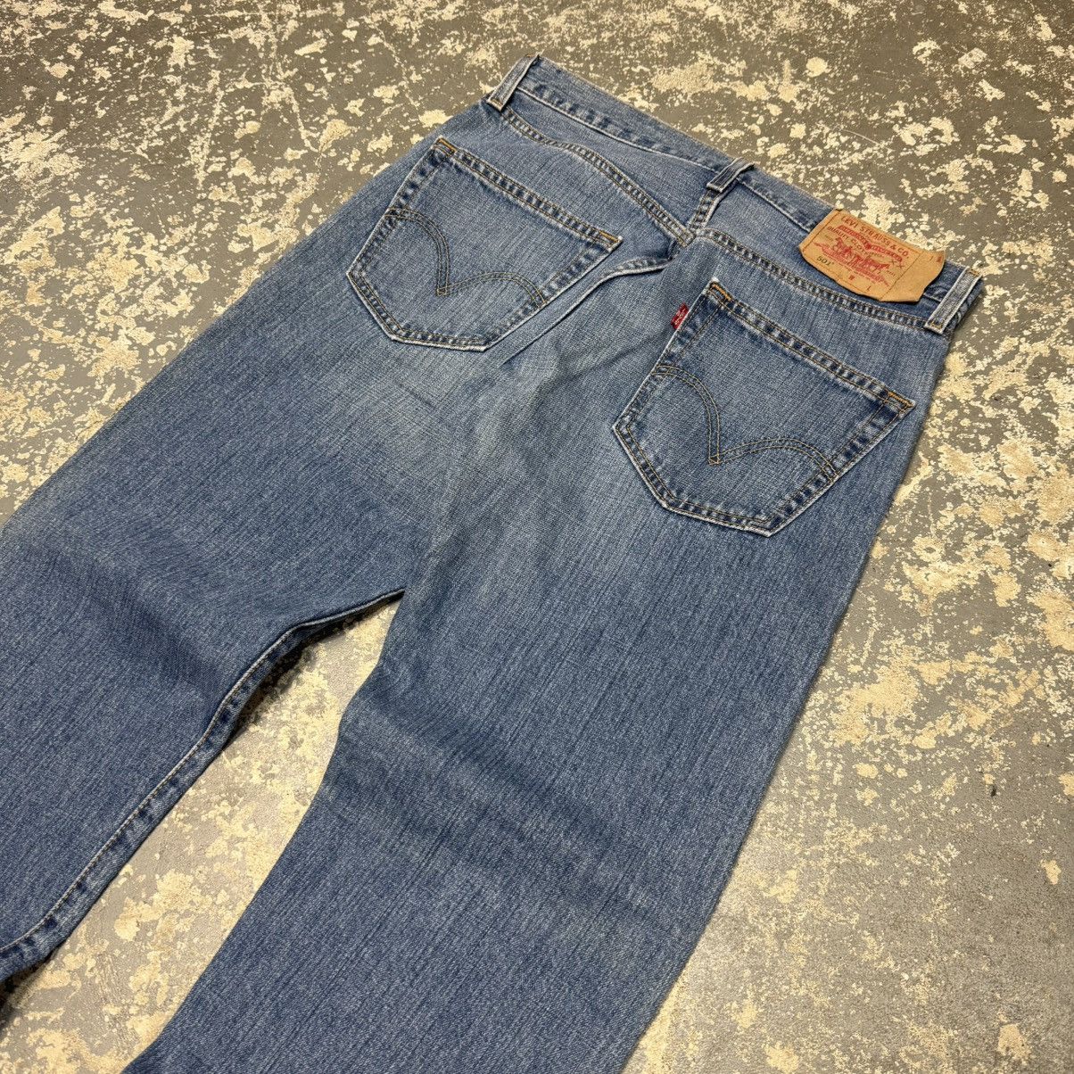 Levi's Vintage Levi’s 501 Button Fly Light Blue Denim Jeans Size US 33 - 3 Thumbnail
