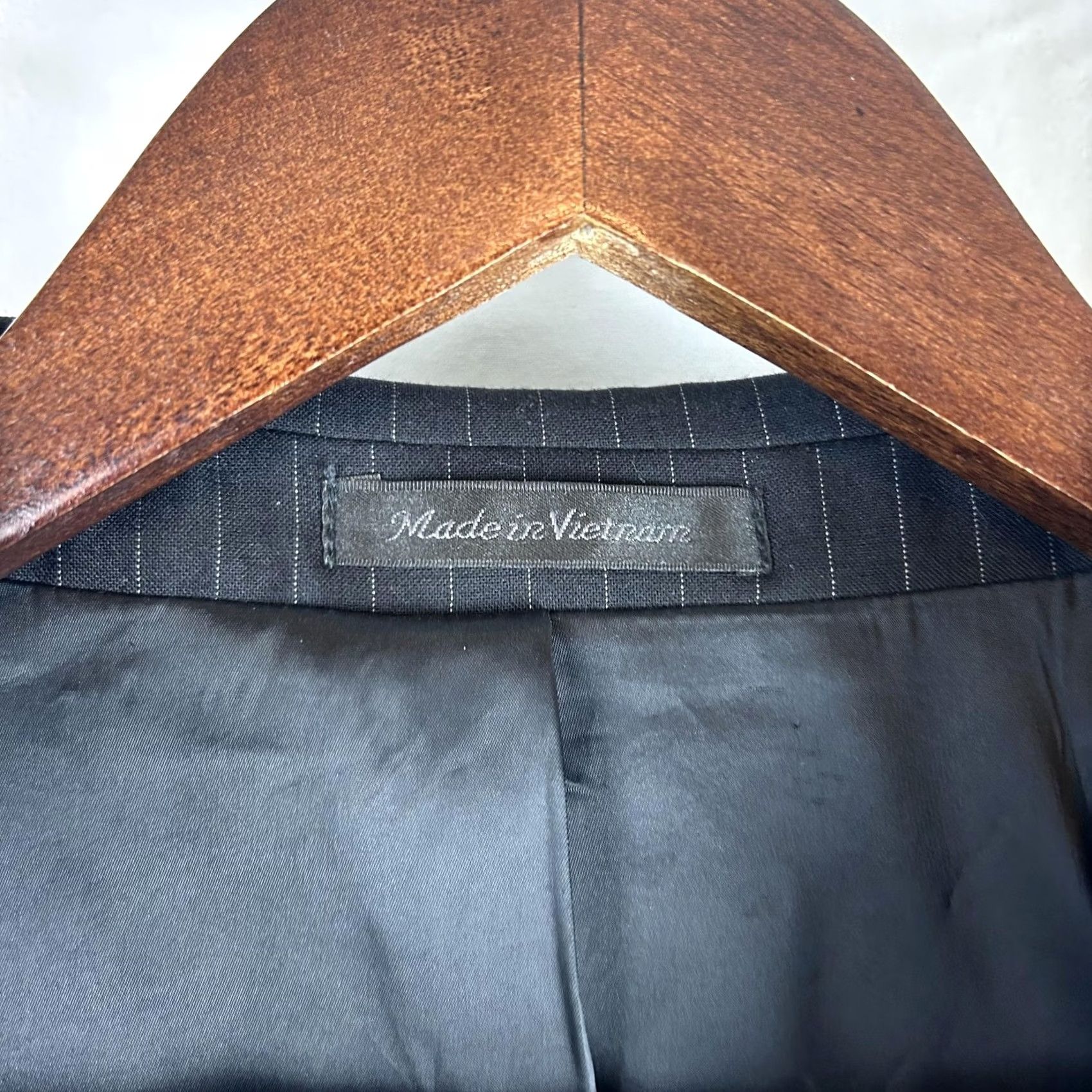 Chaps VINTAGE CHAPS Blazer Mens 42R Black Pinstripe 2 Button Notch Lapel Wool Blend Jacket Size 42R - 7 Thumbnail