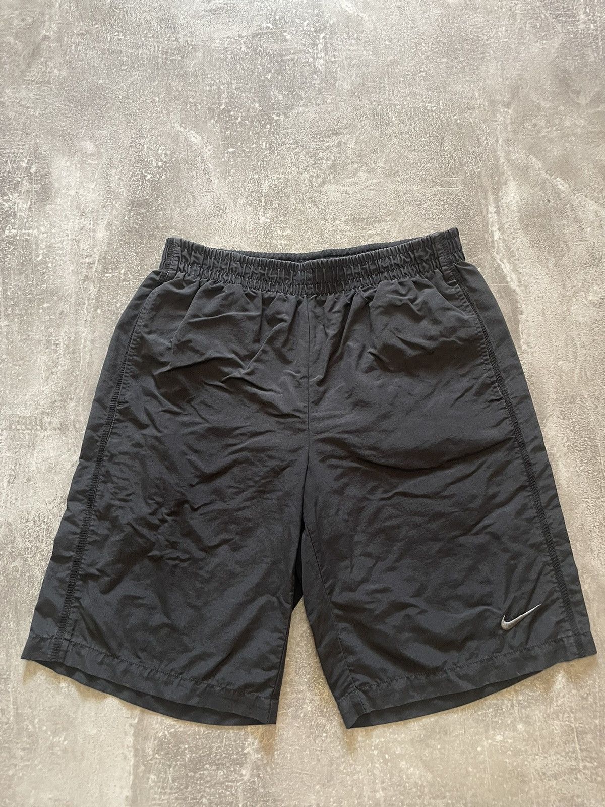 Nike × Vintage Vintage Nike Black Shorts Swoosh Logo M Size US 32 / EU 48 - 1 Thumbnail