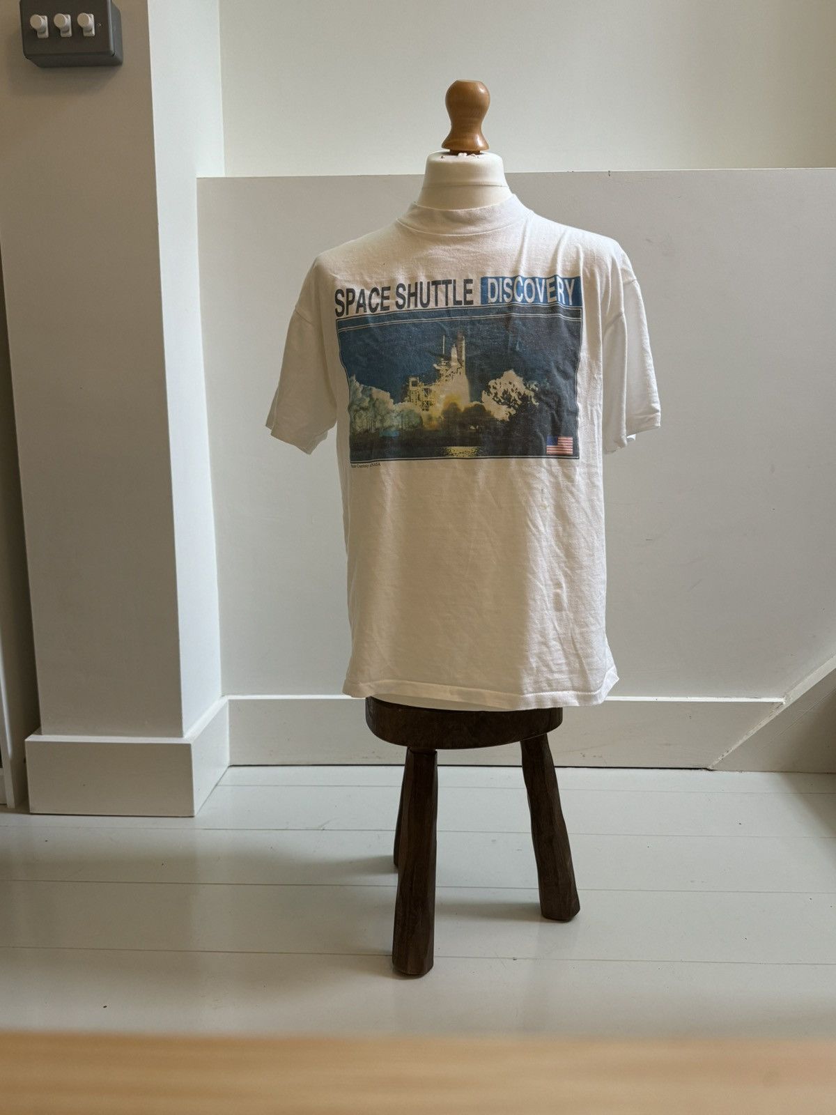 Vintage Vintage NASA Rare Space Shuttle Discovery Tee Size US L / EU 52-54 / 3 - 2 Thumbnail