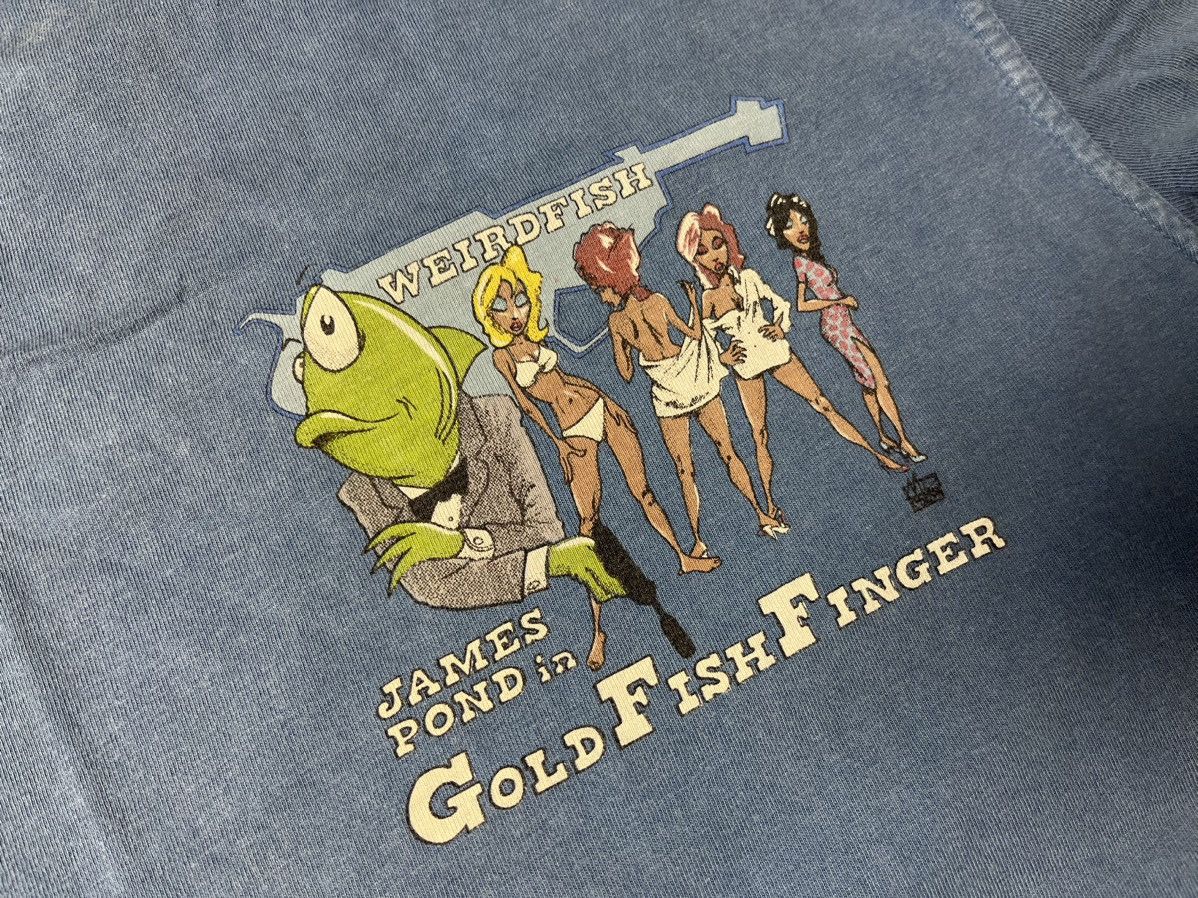 Band Tees Gold fish finger Tshirt james pond humor tee size Large Size US L / EU 52-54 / 3 - 4 Thumbnail