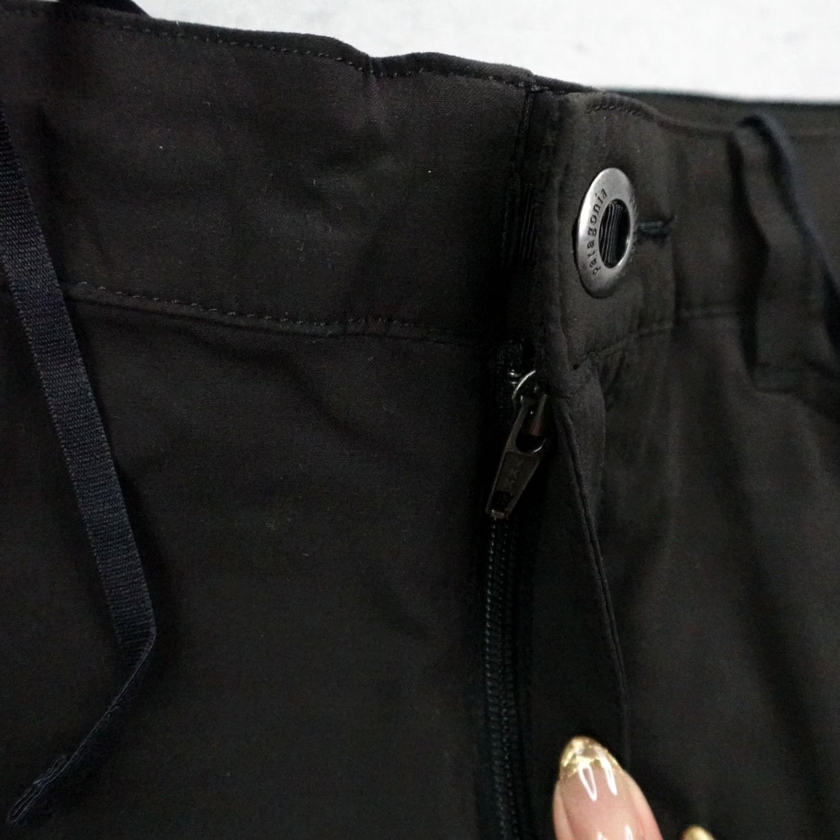 Patagonia Patagonia Shorts Womens 0 Black Quandary Lightweight Trail Hiking Drawstring Size 25" / US 0 / IT 36 - 2 Thumbnail