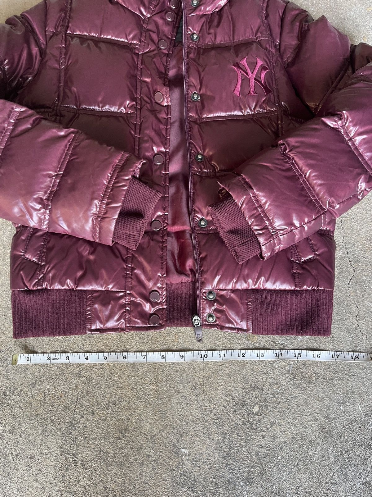 MLB × New York Yankees VINTAGE KOREAN PADDED PUFFER JACKET (85/XS) Size XS / US 0-2 / IT 36-38 - 8 Thumbnail