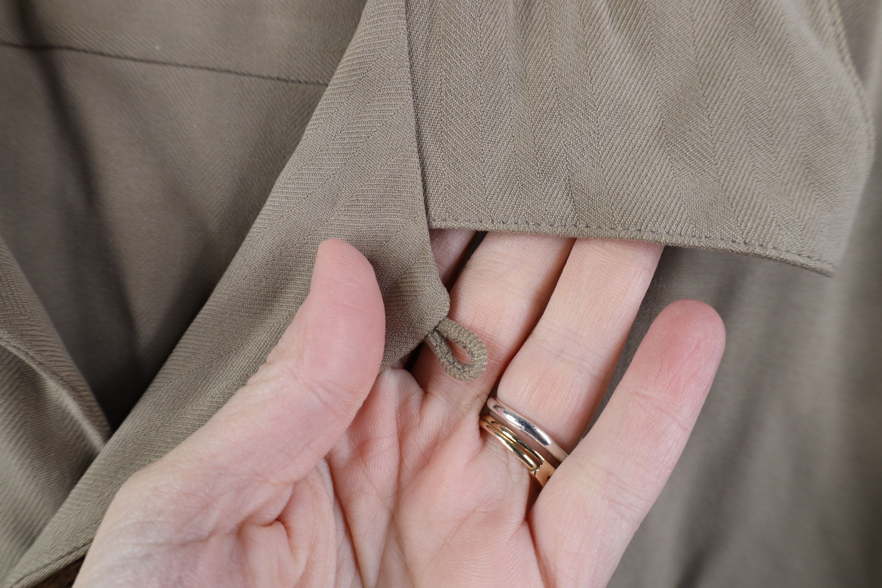 Vintage Vintage 90s Streetwear Looped Collar Silk Button Shirt Brown Size US L / EU 52-54 / 3 - 6 Thumbnail