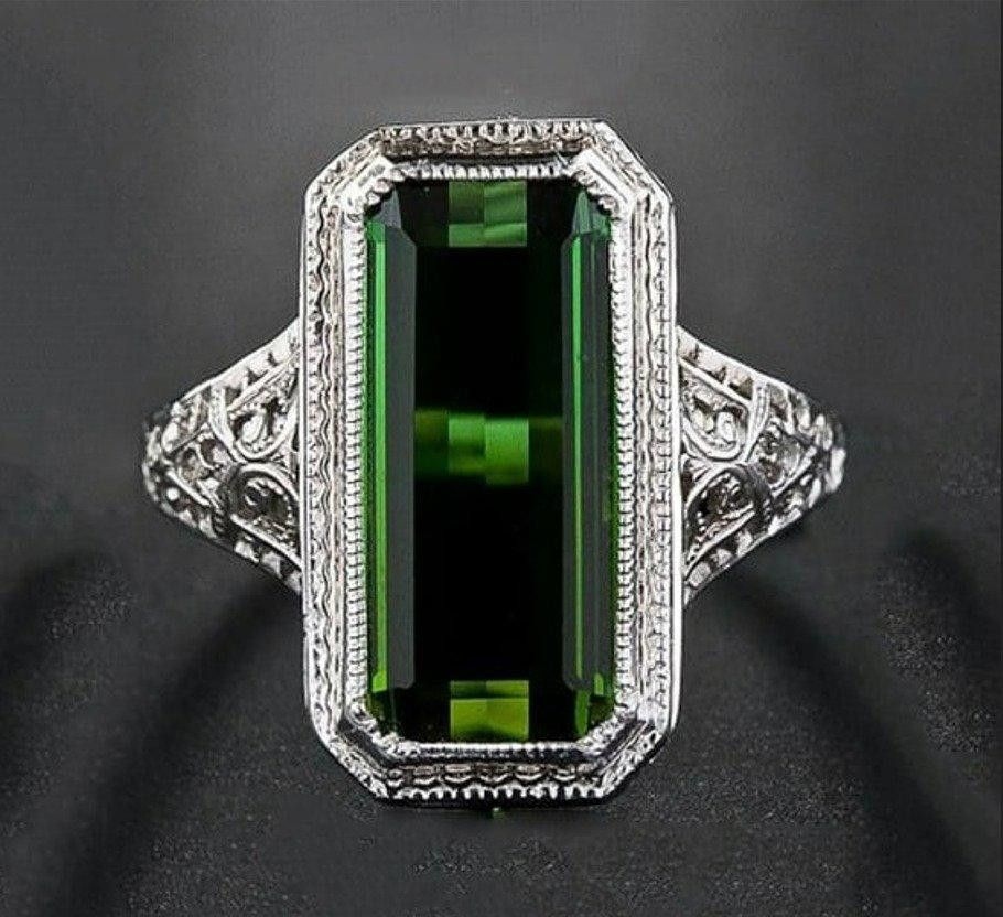 Designer Vintage Emerald Green Cut Retro Hollow Antique Silver Ring Size ONE SIZE - 1 Thumbnail